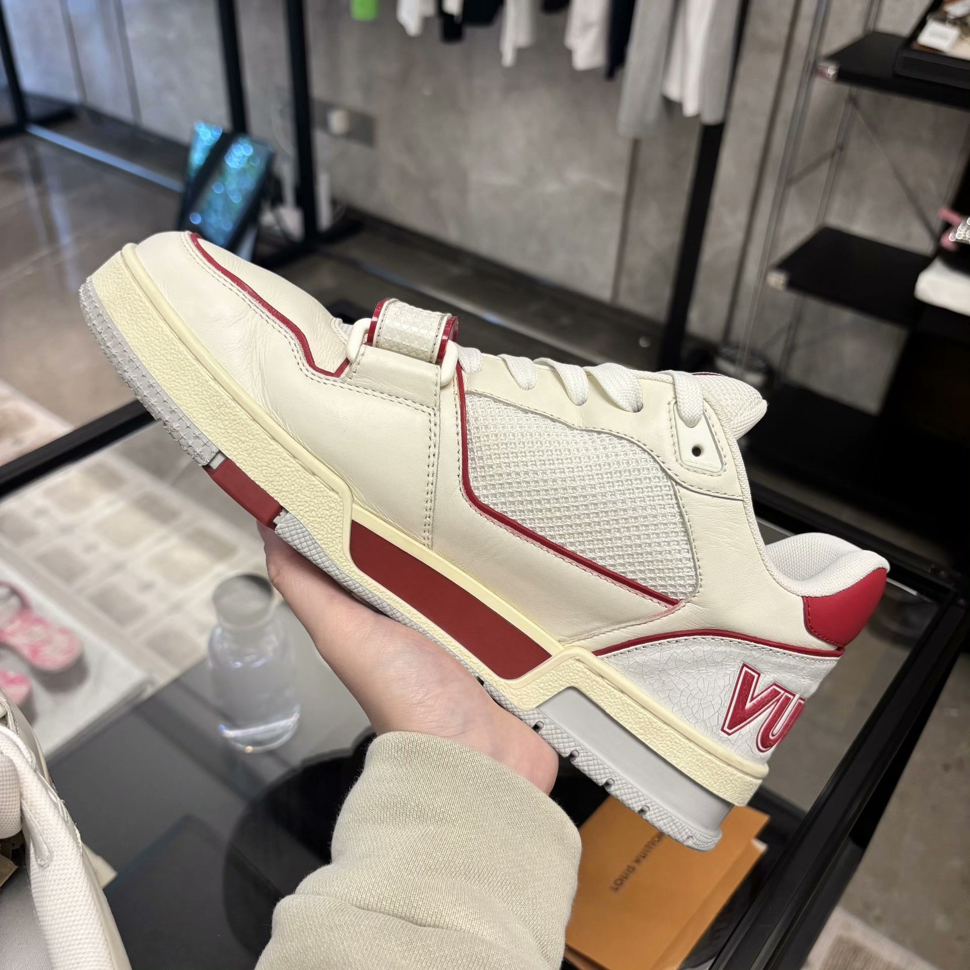 Louis Vuitton Louis Vuitton Training Red Lowtop Sneakers 8.5 Men Size US 8.5 / EU 41-42 - 5 Thumbnail