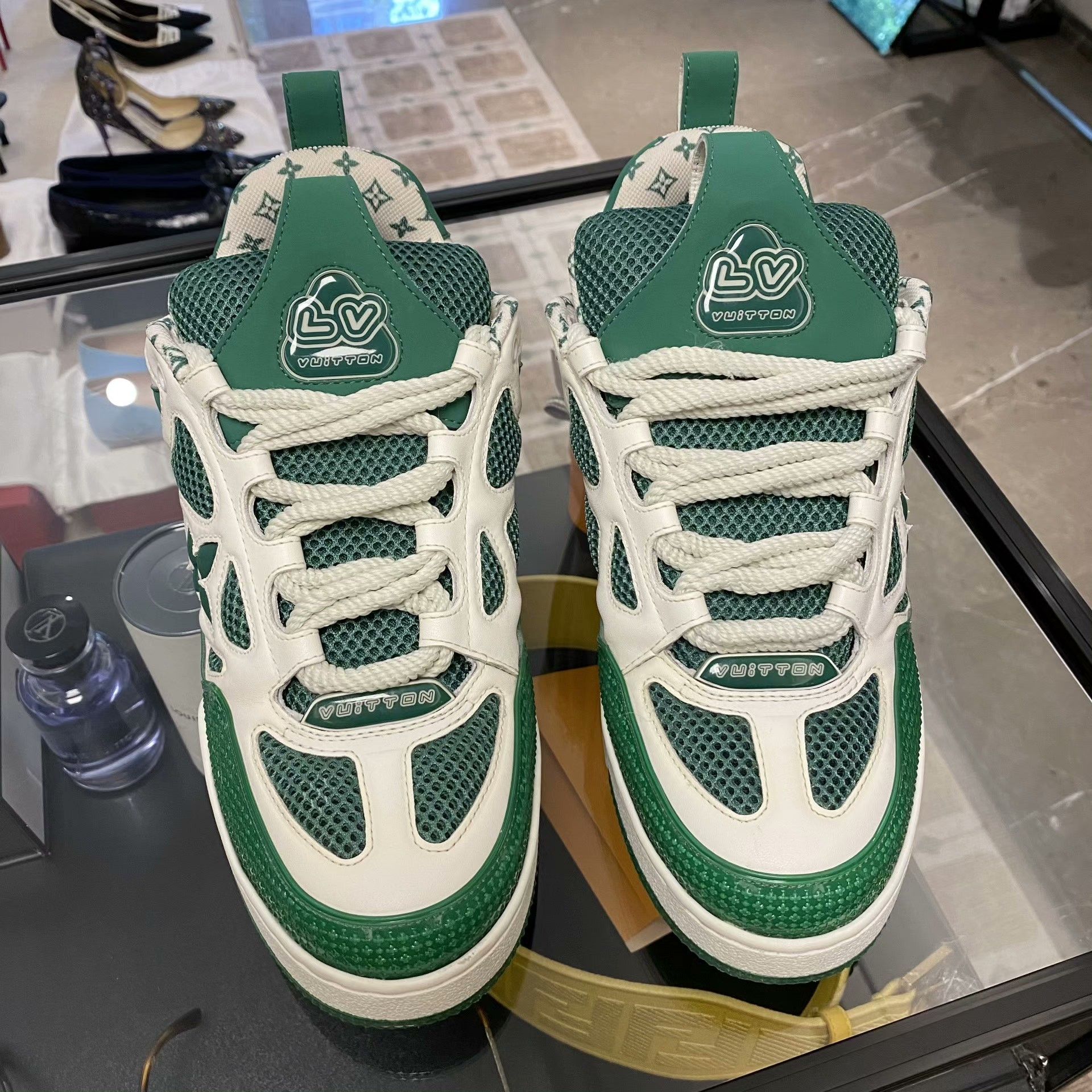Louis Vuitton Louis Vuitton Skate Green Lowtop Sneakers 5 Men Size US 5 / EU 37 - 3 Thumbnail
