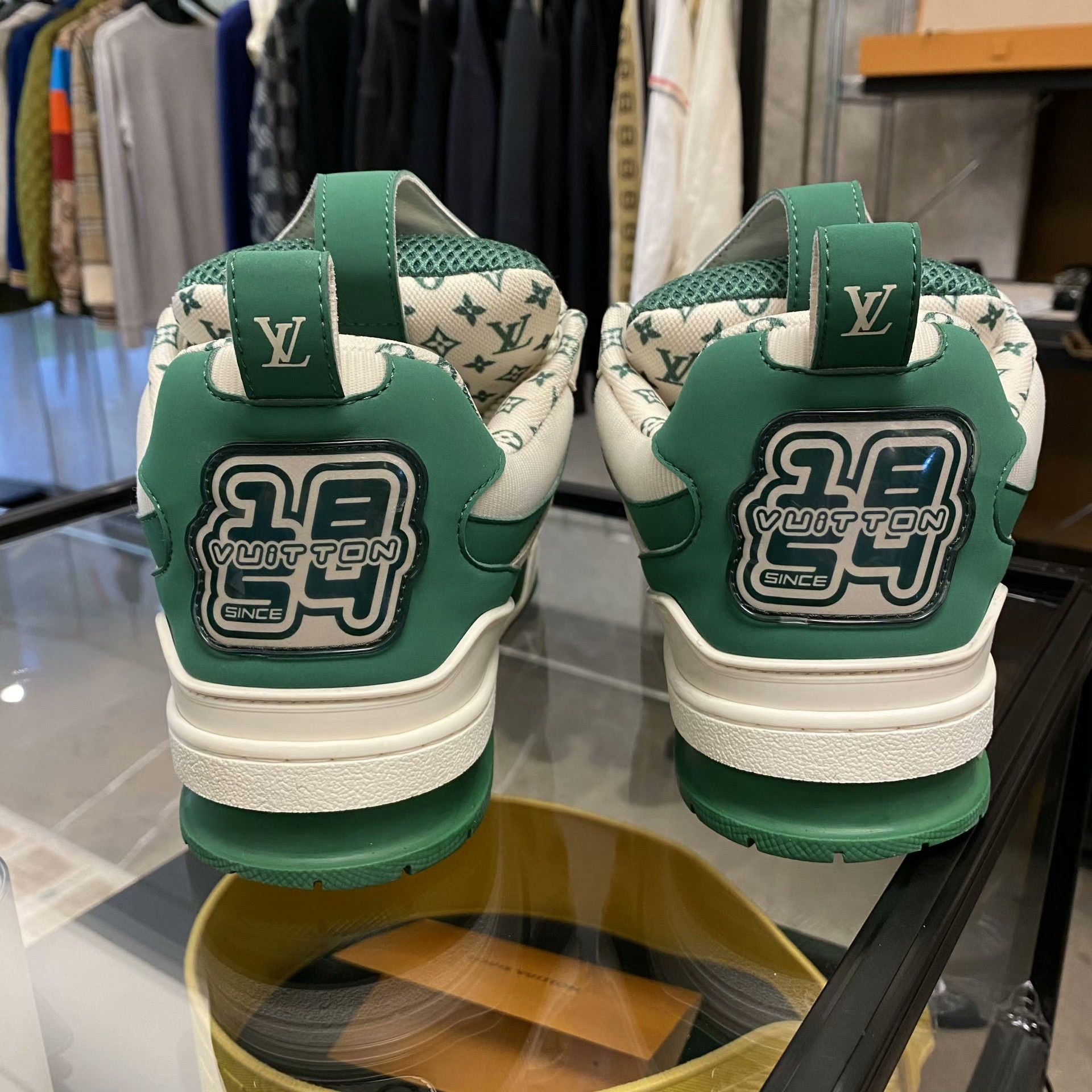 Louis Vuitton Louis Vuitton Skate Green Lowtop Sneakers 5 Men Size US 5 / EU 37 - 5 Thumbnail