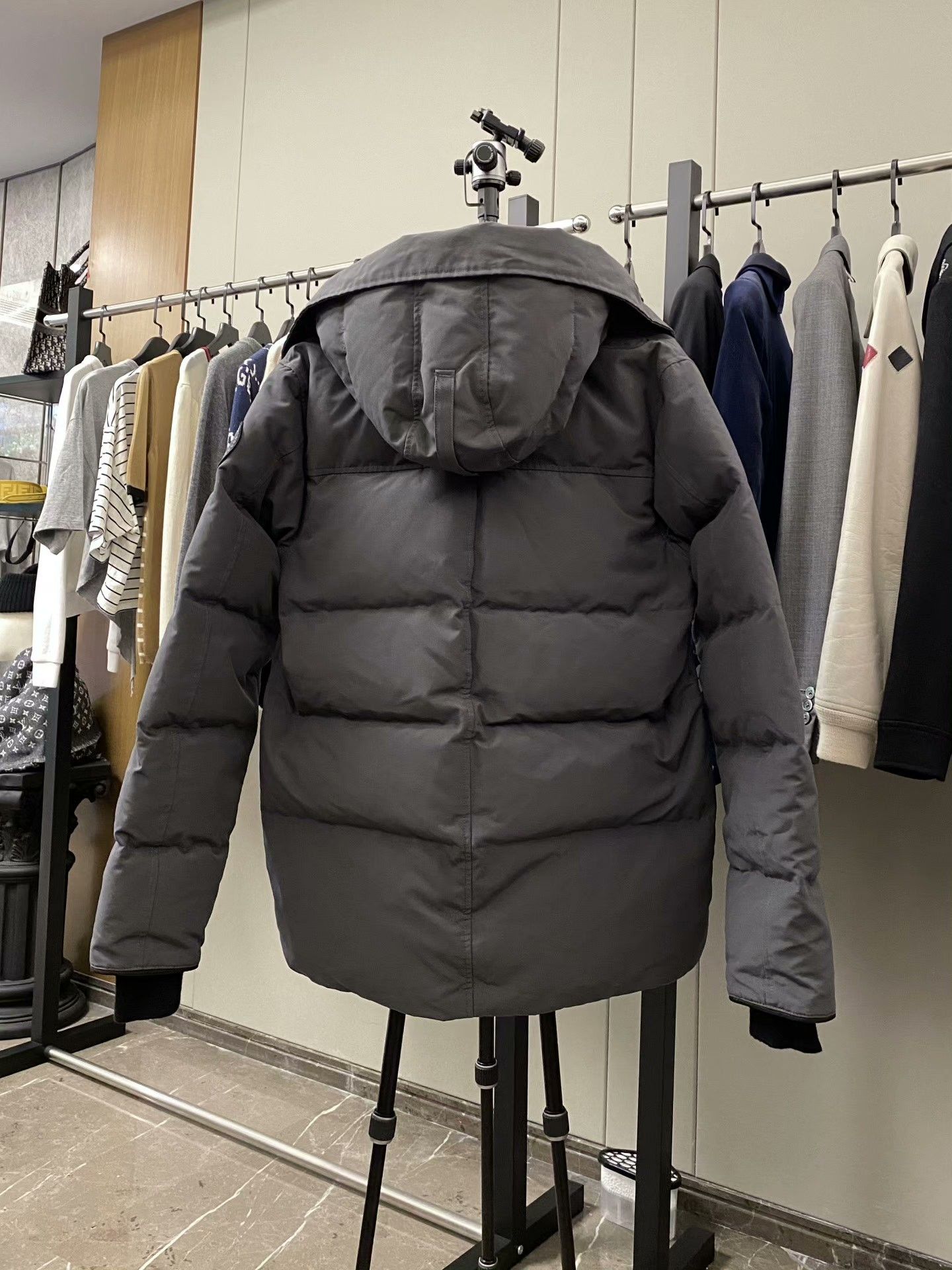 Canada Goose Canada Goose Down Gray Heavy Coat m Men Size US M / EU 48-50 / 2 - 3 Thumbnail