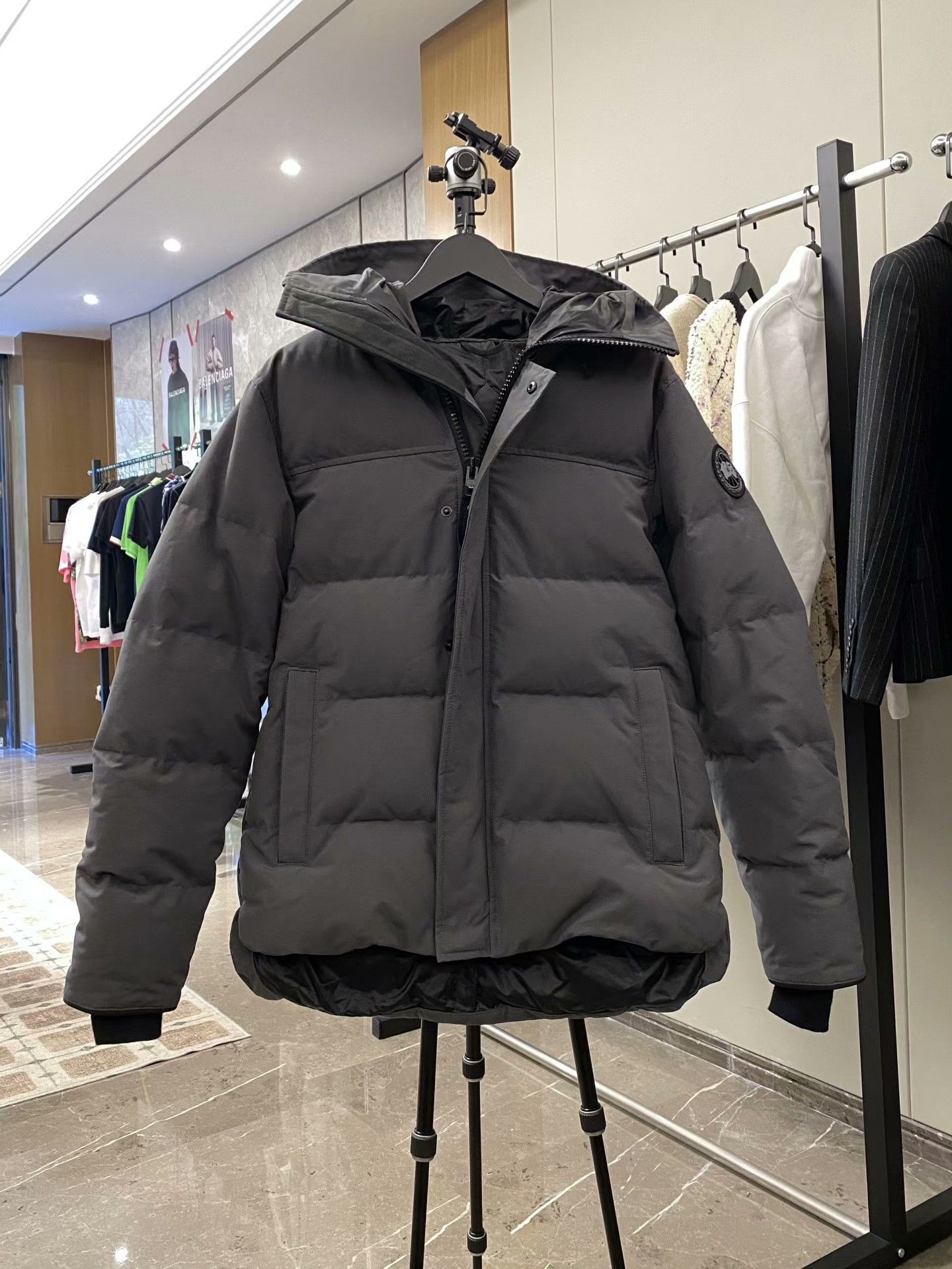 Canada Goose Canada Goose Down Gray Heavy Coat m Men Size US M / EU 48-50 / 2 - 2 Thumbnail