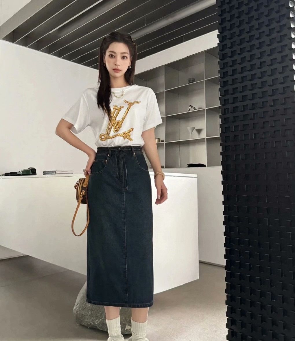 Louis Vuitton Louis Vuitton Retro White T-Shirt XS Women Size XS / US 0-2 / IT 36-38 - 8 Thumbnail