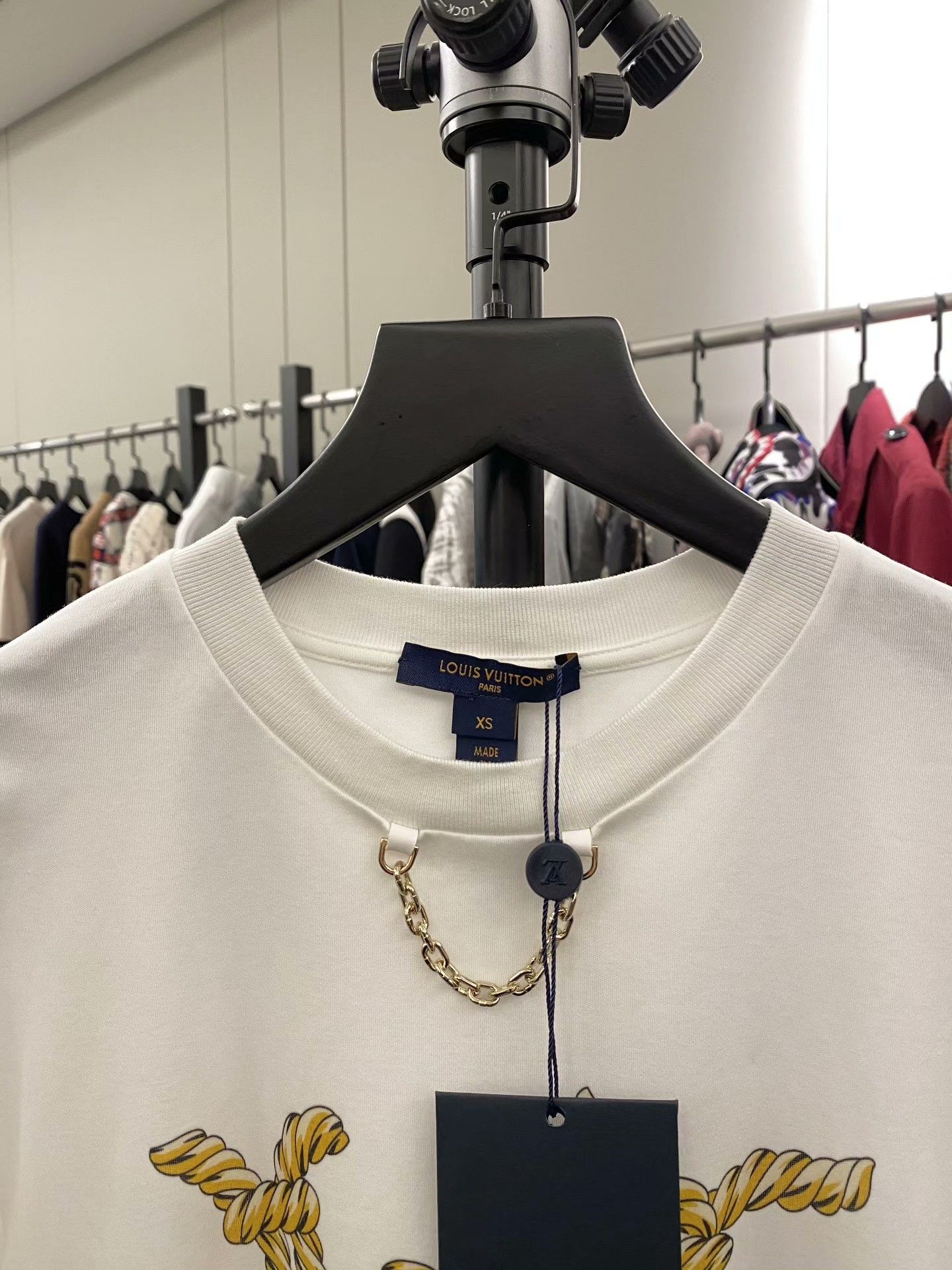 Louis Vuitton Louis Vuitton Retro White T-Shirt XS Women Size XS / US 0-2 / IT 36-38 - 3 Thumbnail