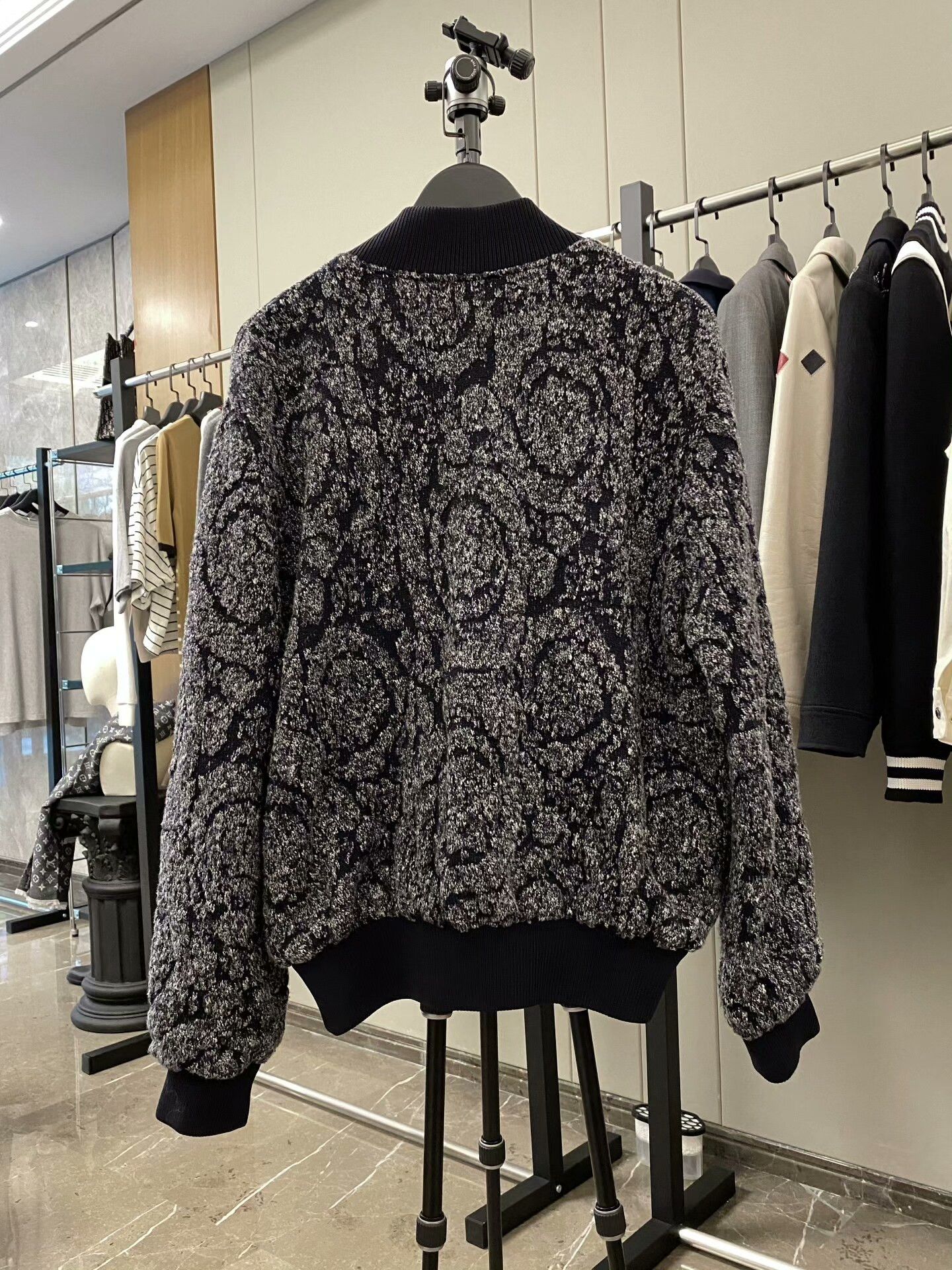 Versace Versace Light Jacket xl Men Size US XL / EU 56 / 4 - 2 Thumbnail