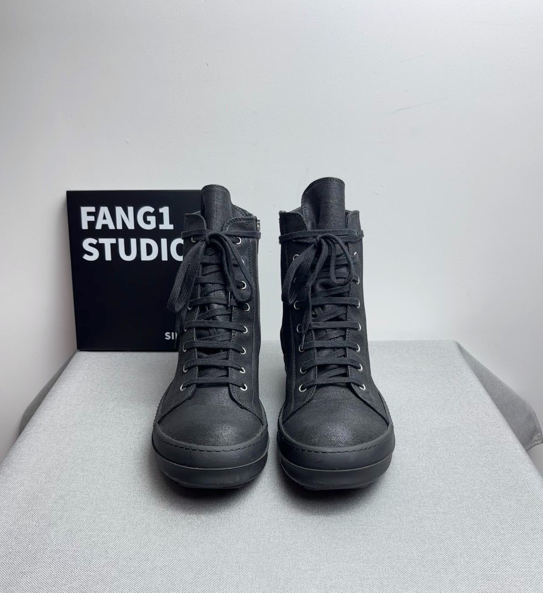 Rick Owens Rick Owens Black Hitop Sneakers 9.5 Men Size US 9.5 / EU 42-43 - 2 Thumbnail