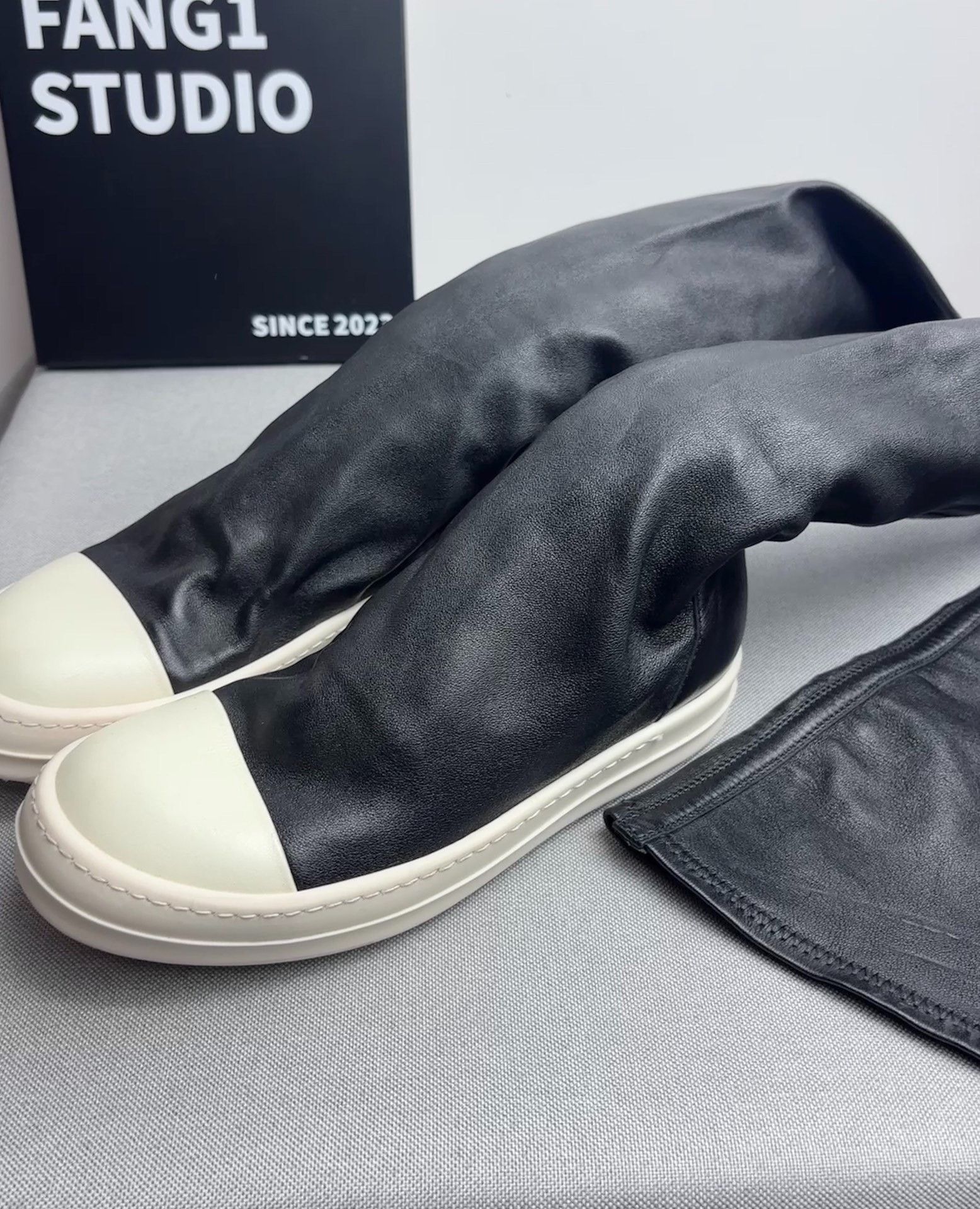 Rick Owens Rick Owens Leather Long Black Boots us_6 Women Size US 6 / IT 36 - 2 Thumbnail