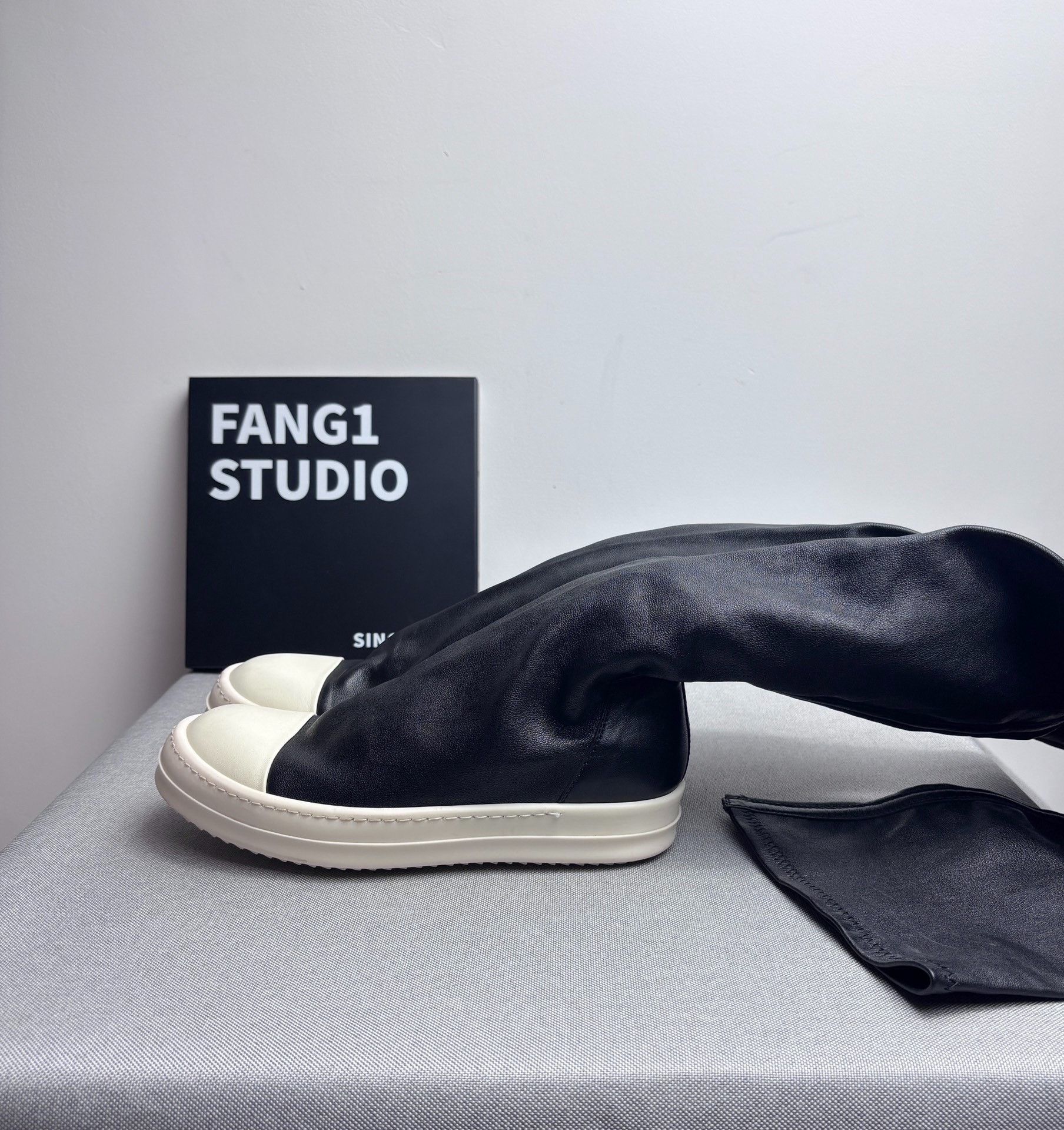 Rick Owens Rick Owens Leather Long Black Boots us_6 Women Size US 6 / IT 36 - 4 Thumbnail