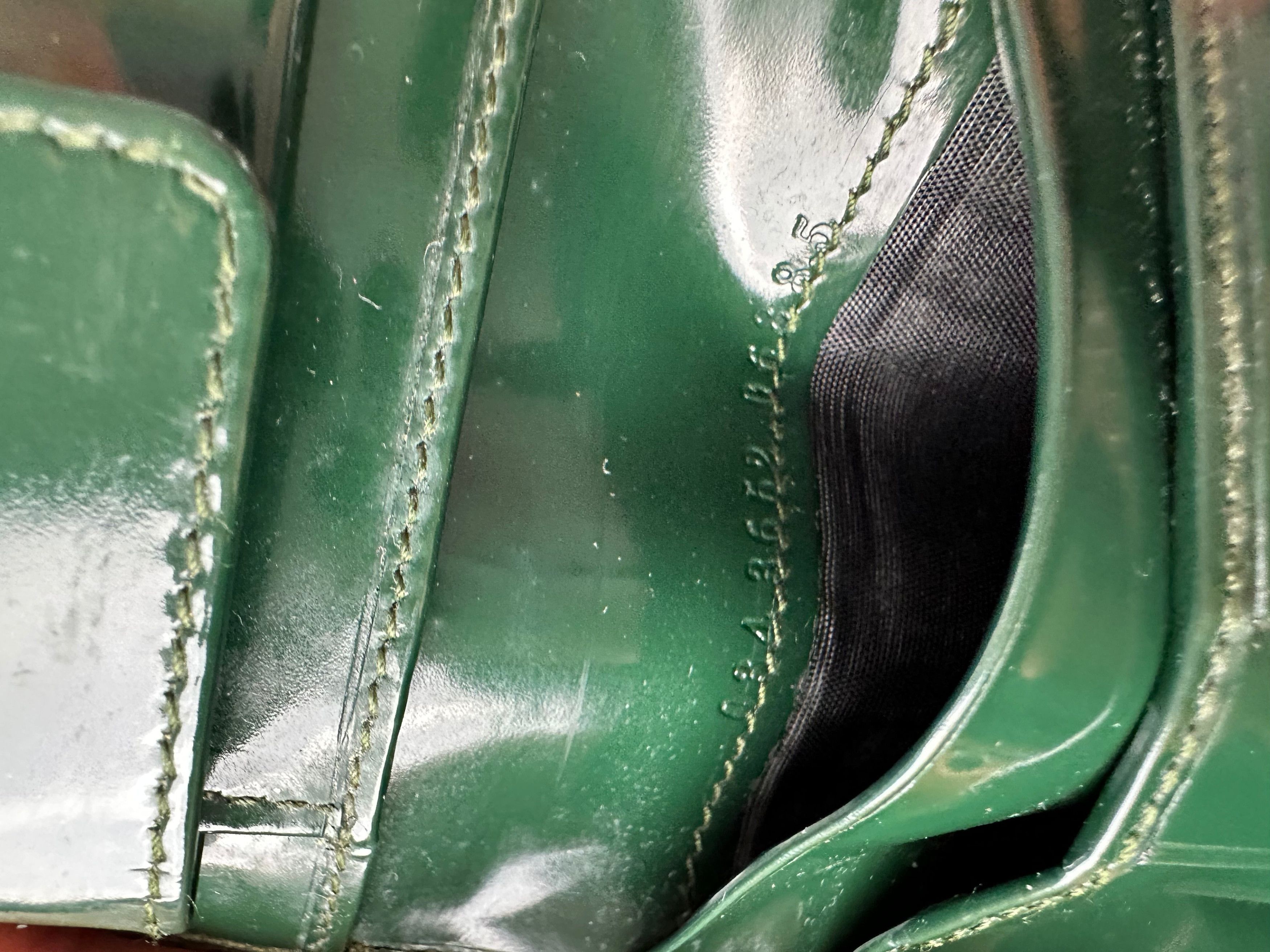 Gucci Vintage Flapable Patent Leather Wallet Green Size ONE SIZE - 6 Thumbnail