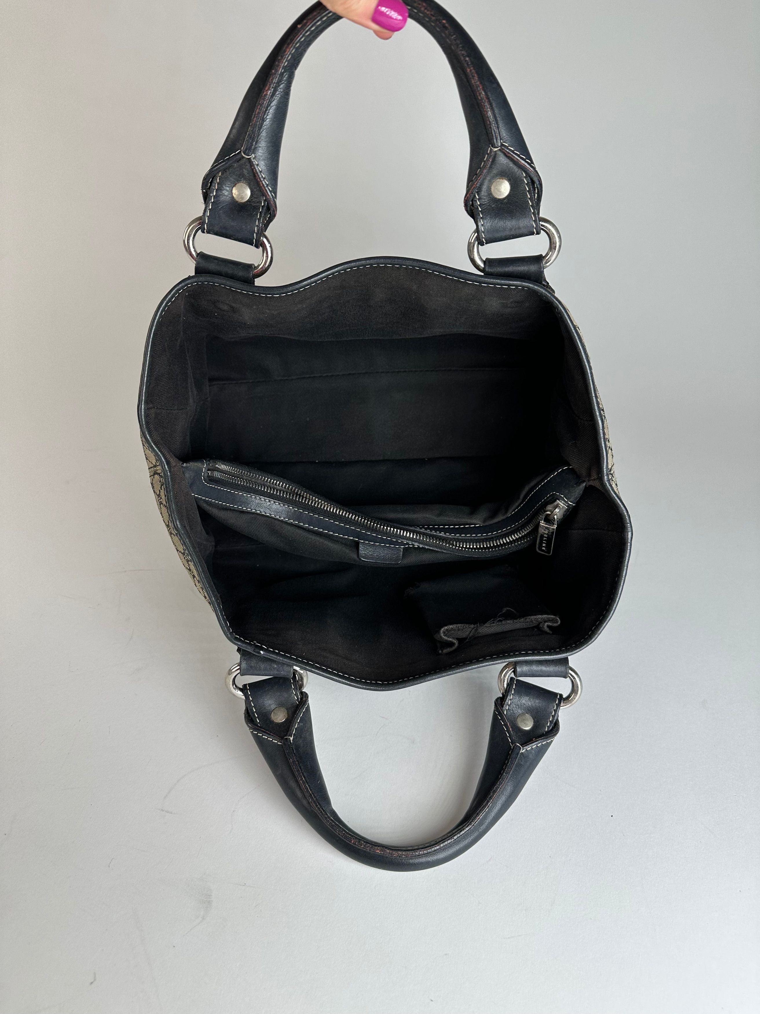 Celine Vintage Triomphe Monogram Boogie Handbag Grey Black Size ONE SIZE - 7 Thumbnail