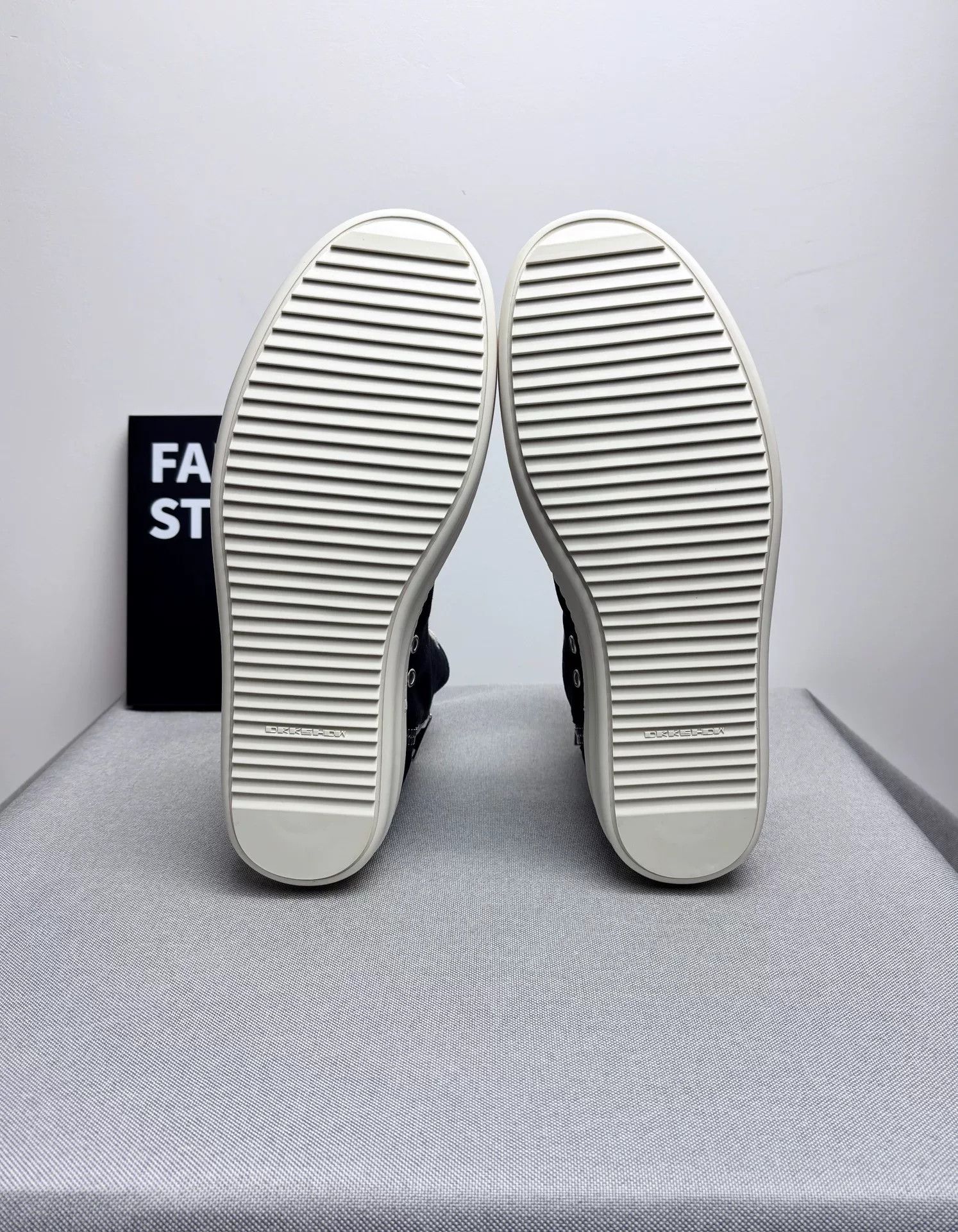Rick Owens Rick Owens Multi Hitop Sneakers 10.5 Men Size US 10.5 / EU 43-44 - 9 Thumbnail