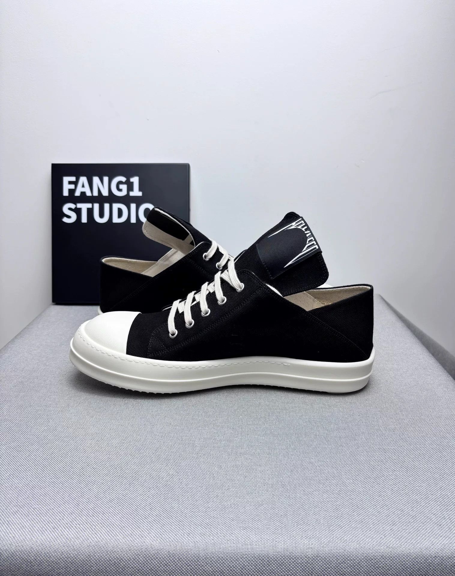 Rick Owens Rick Owens Black Lowtop Sneakers 10.5 Men Size US 10.5 / EU 43-44 - 6 Thumbnail