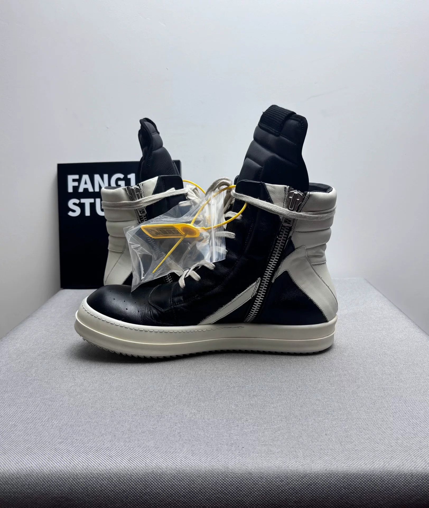 Rick Owens Rick Owens Leather Black Hitop Sneakers 8.5 Men Size US 8.5 / EU 41-42 - 6 Thumbnail
