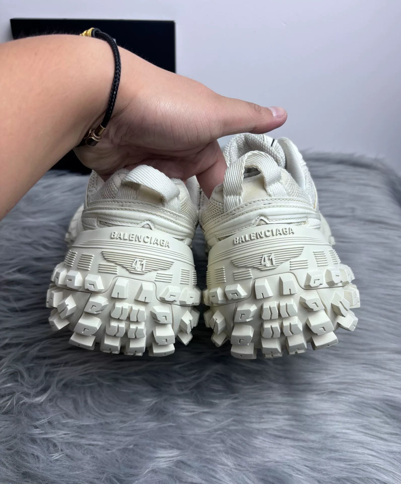Balenciaga Balenciaga Beige Lowtop Sneakers 8.5 Men Size US 8.5 / EU 41-42 - 7 Thumbnail