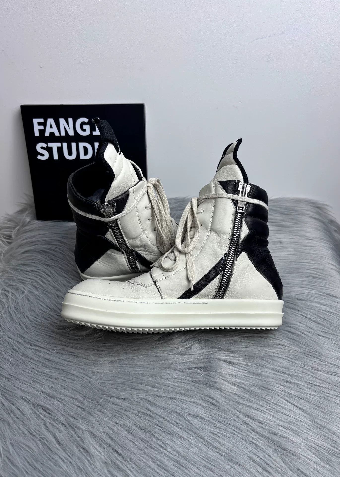 Rick Owens Rick Owens Leather White Hitop Sneakers 7.5 Men Size US 7.5 / EU 40-41 - 6 Thumbnail