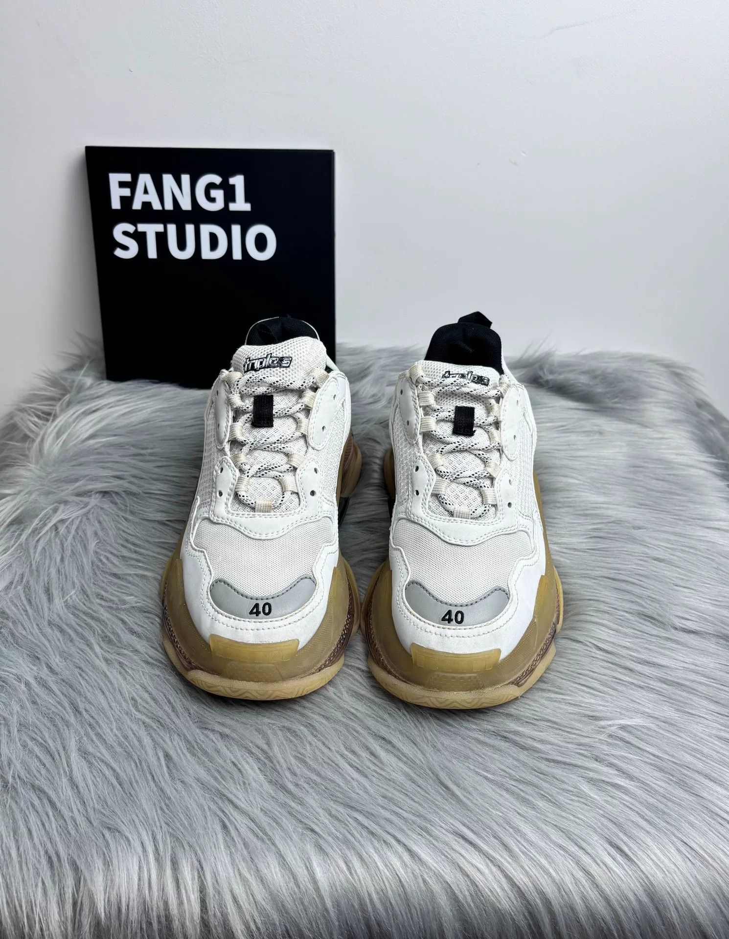 Balenciaga Balenciaga White Lowtop Sneakers 7.5 Men Size US 7.5 / EU 40-41 - 2 Thumbnail