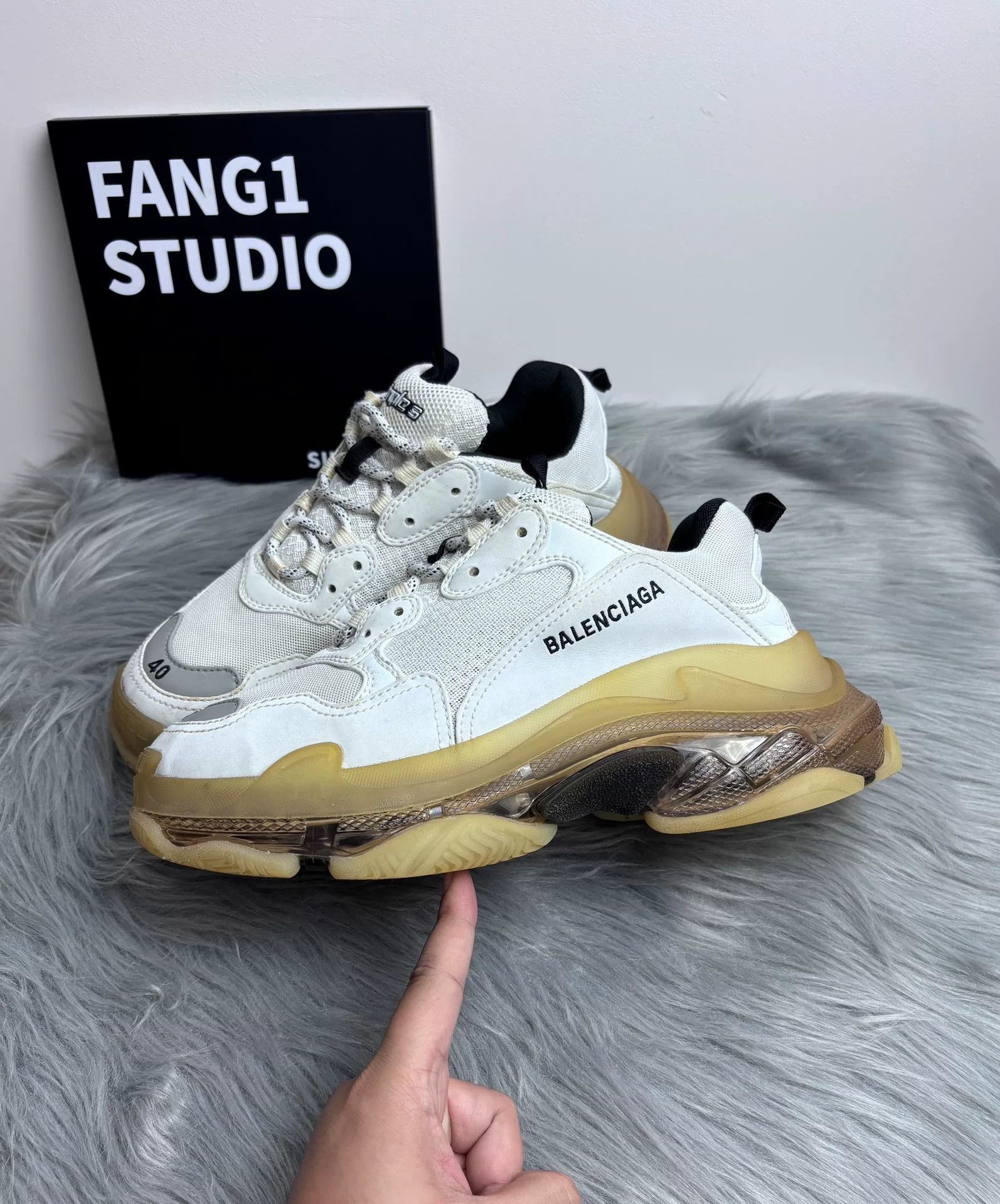 Balenciaga Balenciaga White Lowtop Sneakers 7.5 Men Size US 7.5 / EU 40-41 - 4 Thumbnail