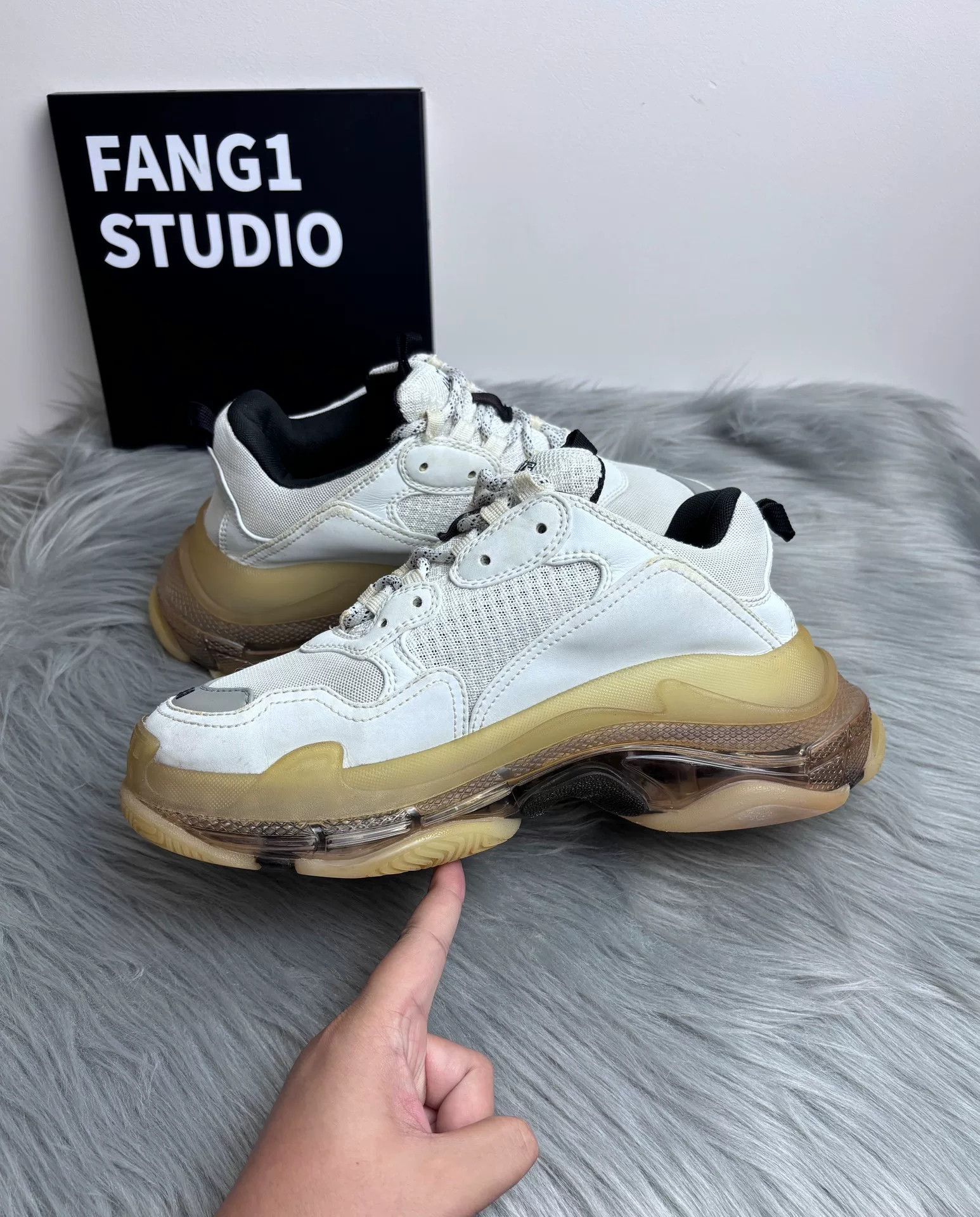 Balenciaga Balenciaga White Lowtop Sneakers 7.5 Men Size US 7.5 / EU 40-41 - 6 Thumbnail