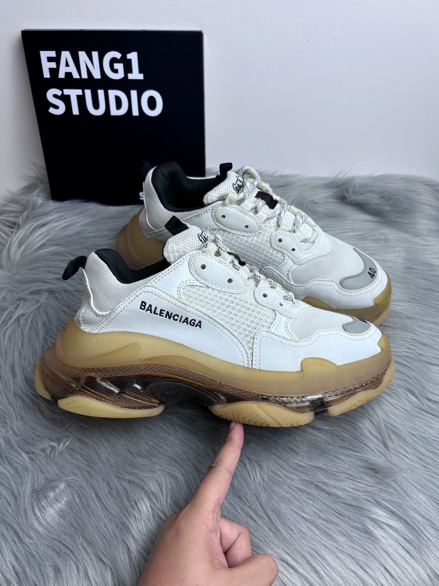 Balenciaga Balenciaga White Lowtop Sneakers 7.5 Men Size US 7.5 / EU 40-41 - 3 Thumbnail