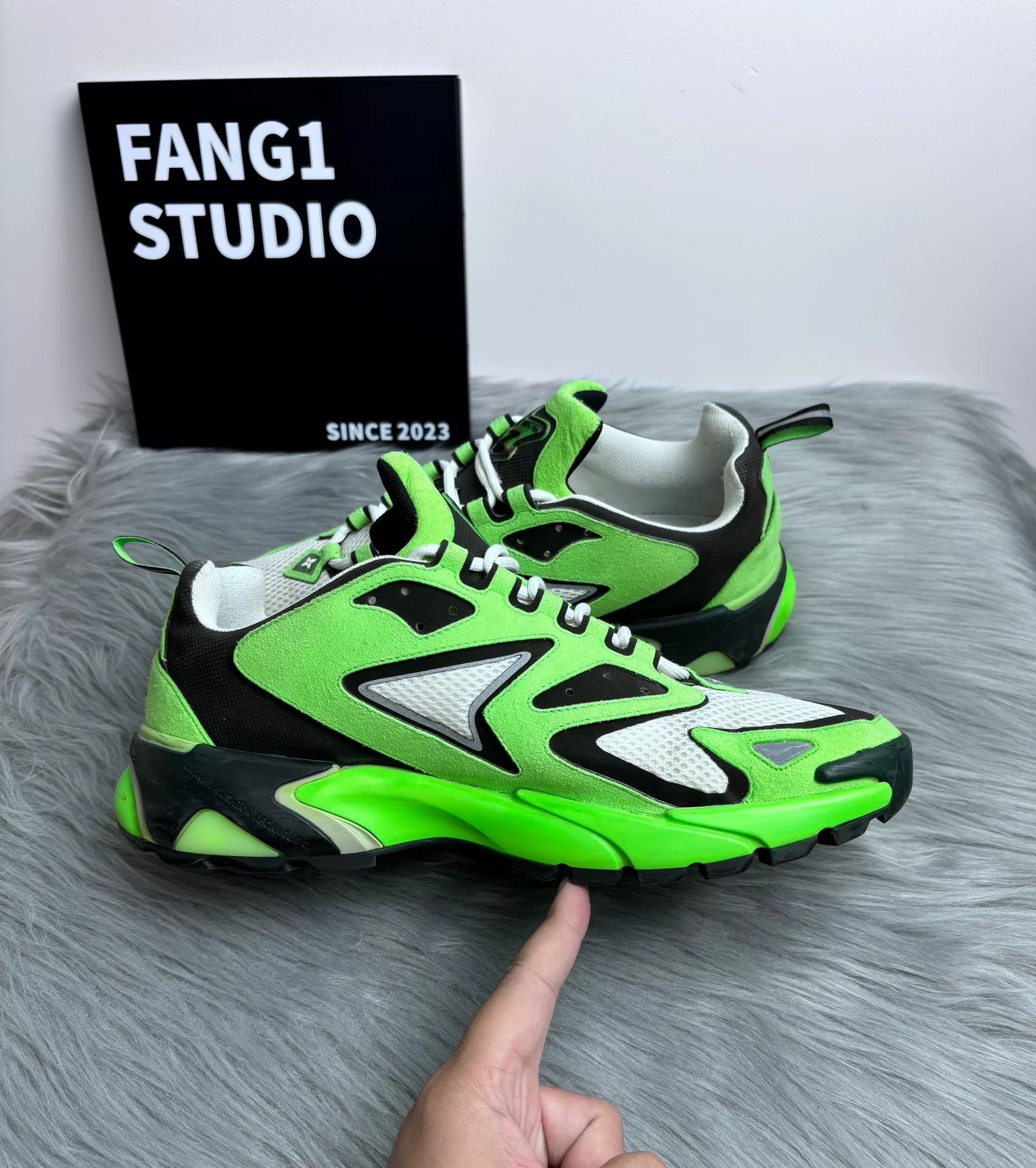 Louis Vuitton Louis Vuitton Running Lowtop Sneakers 8.5 Men Size US 8.5 / EU 41-42 - 5 Thumbnail
