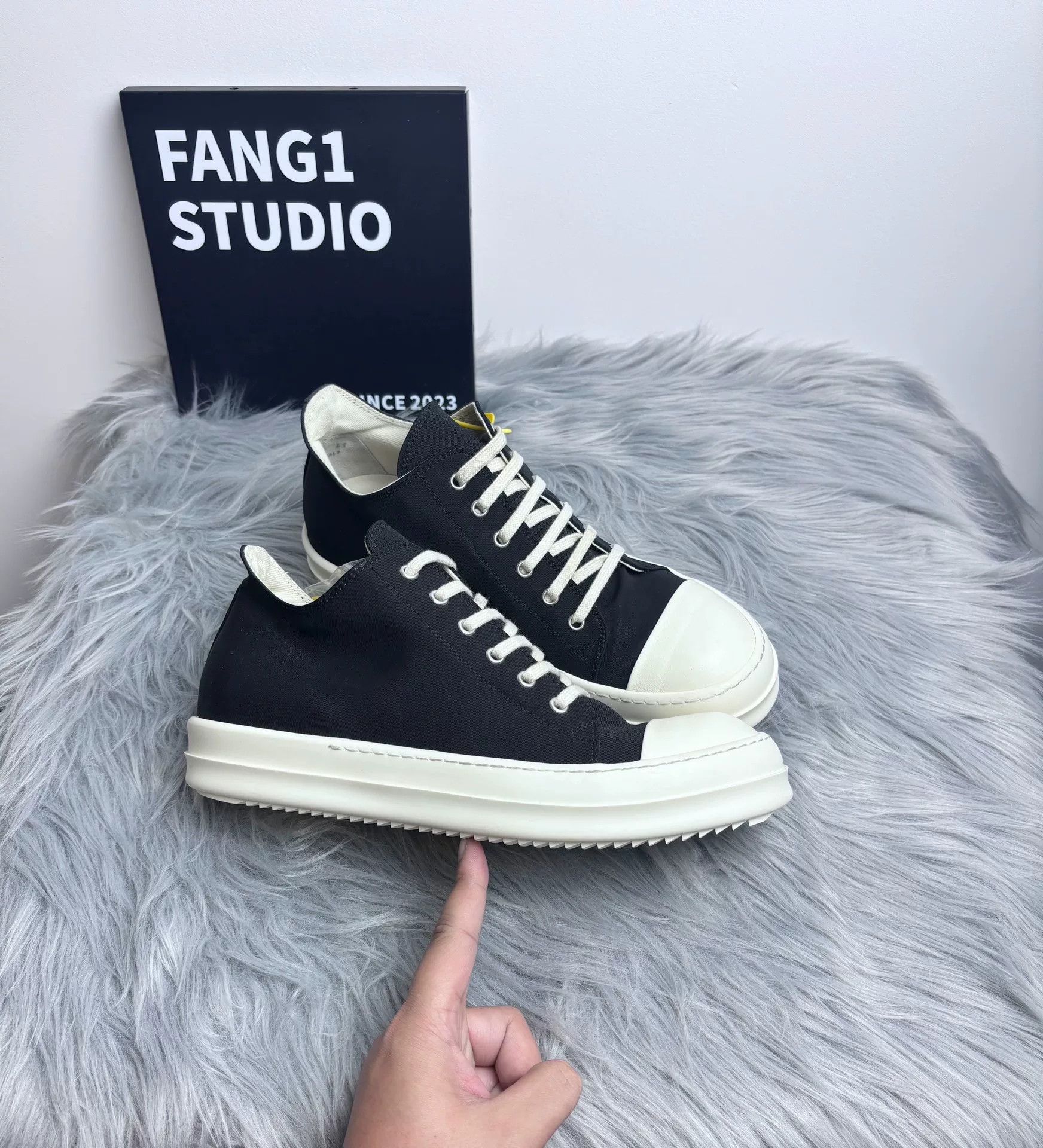 Rick Owens Rick Owens Lowtop Sneakers 8.5 Men Size US 8.5 / EU 41-42 - 4 Thumbnail
