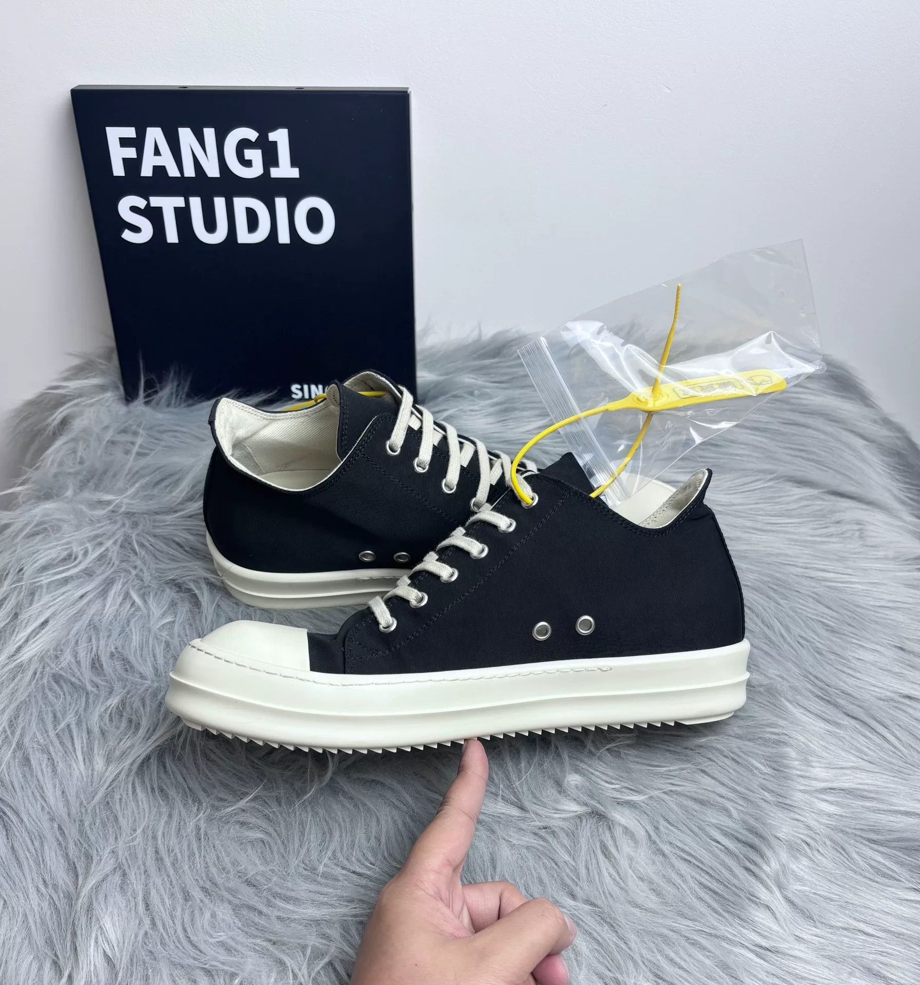 Rick Owens Rick Owens Lowtop Sneakers 8.5 Men Size US 8.5 / EU 41-42 - 7 Thumbnail