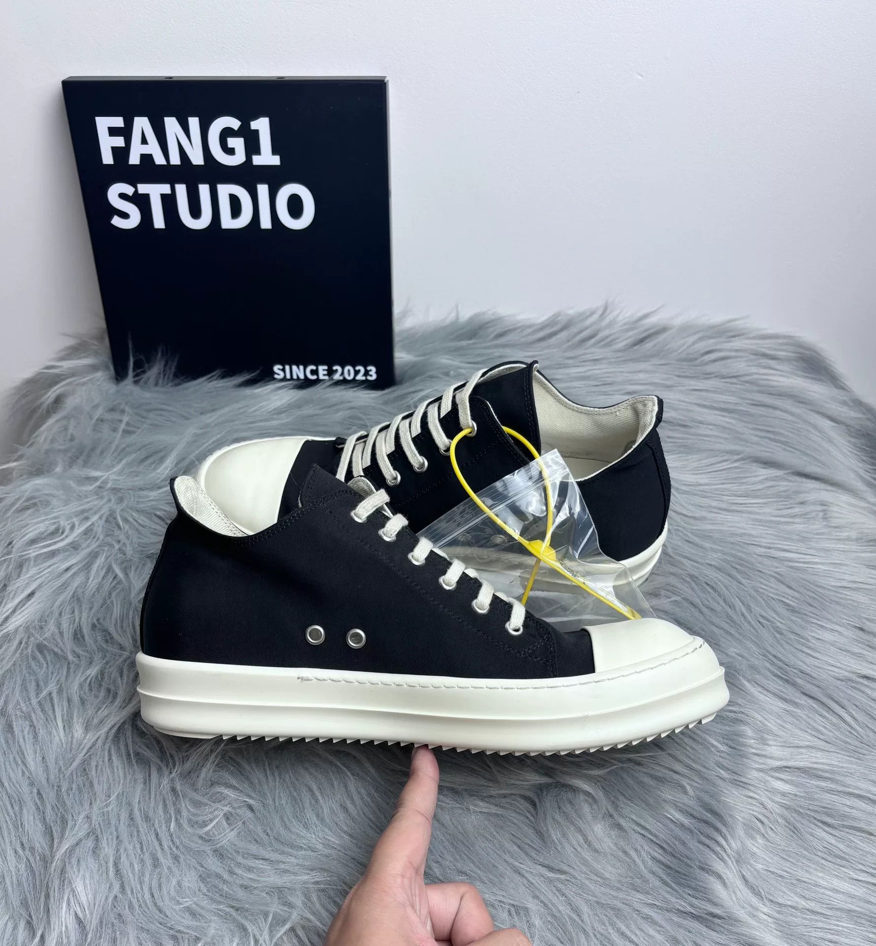 Rick Owens Rick Owens Lowtop Sneakers 8.5 Men Size US 8.5 / EU 41-42 - 6 Thumbnail