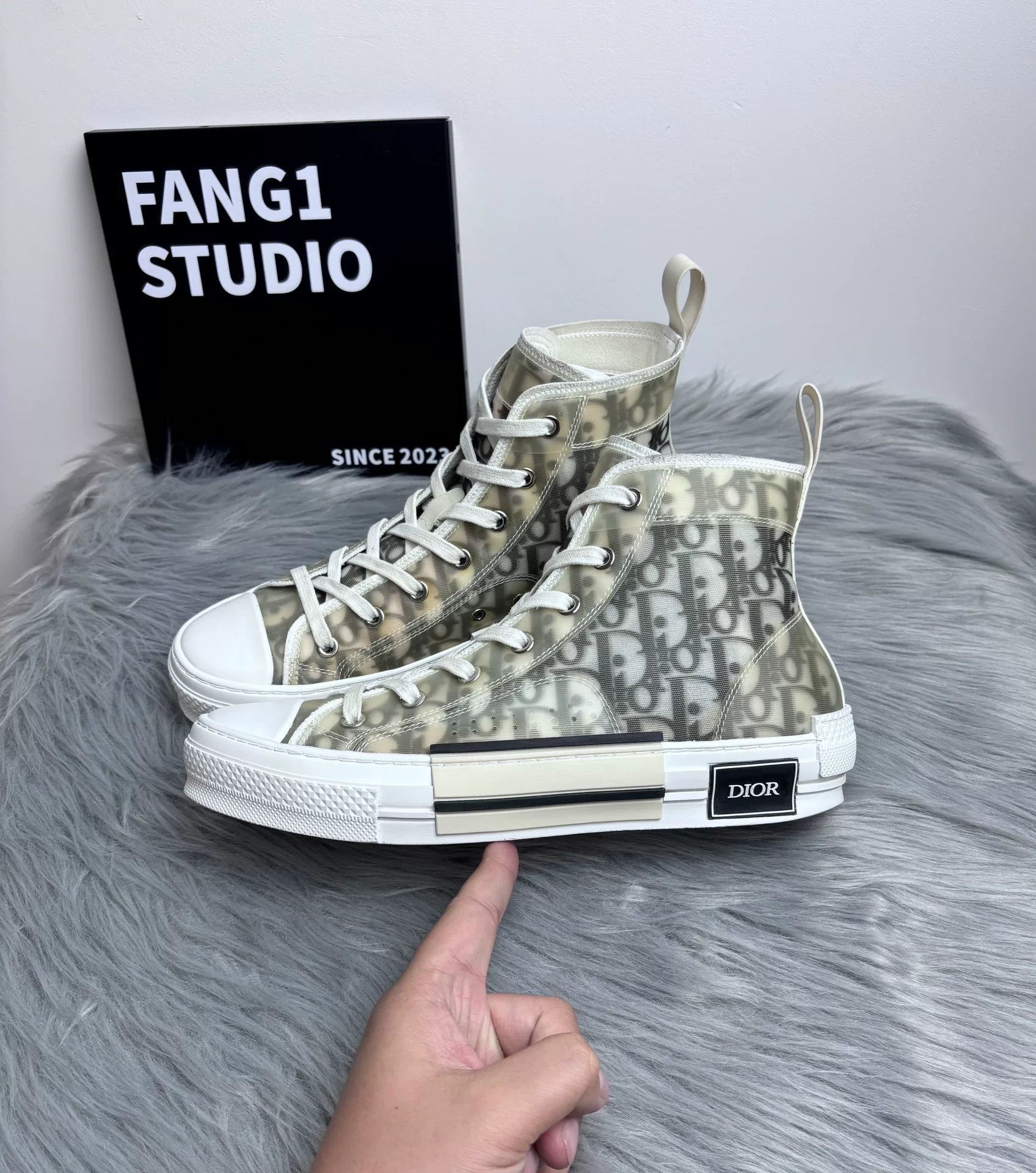 Dior Dior Canvas White Lowtop Sneakers 7.5 Men Size US 7.5 / EU 40-41 - 4 Thumbnail