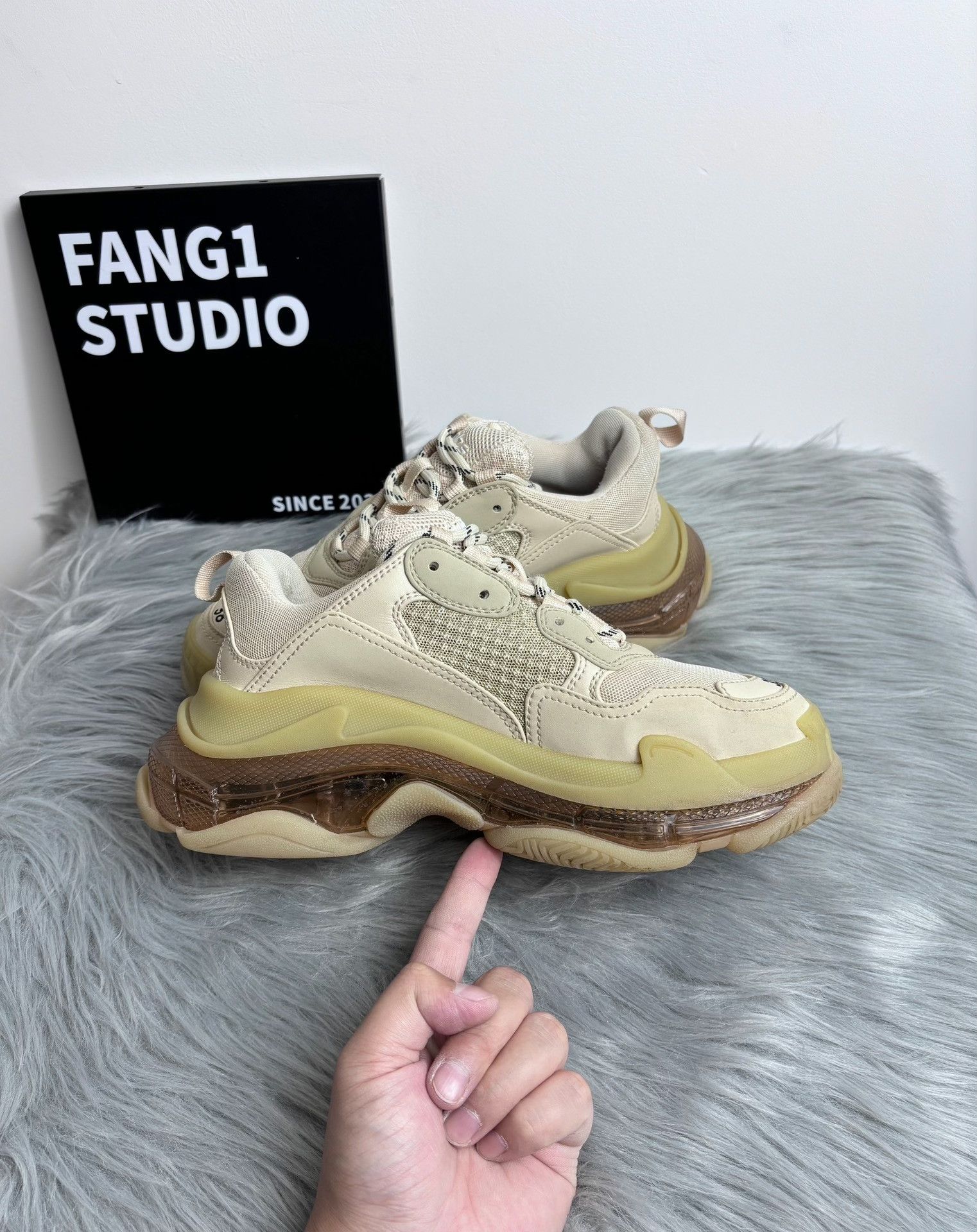 Balenciaga Balenciaga Brown Lowtop Sneakers us_7-5 Women Size US 7.5 / IT 37.5 - 5 Thumbnail