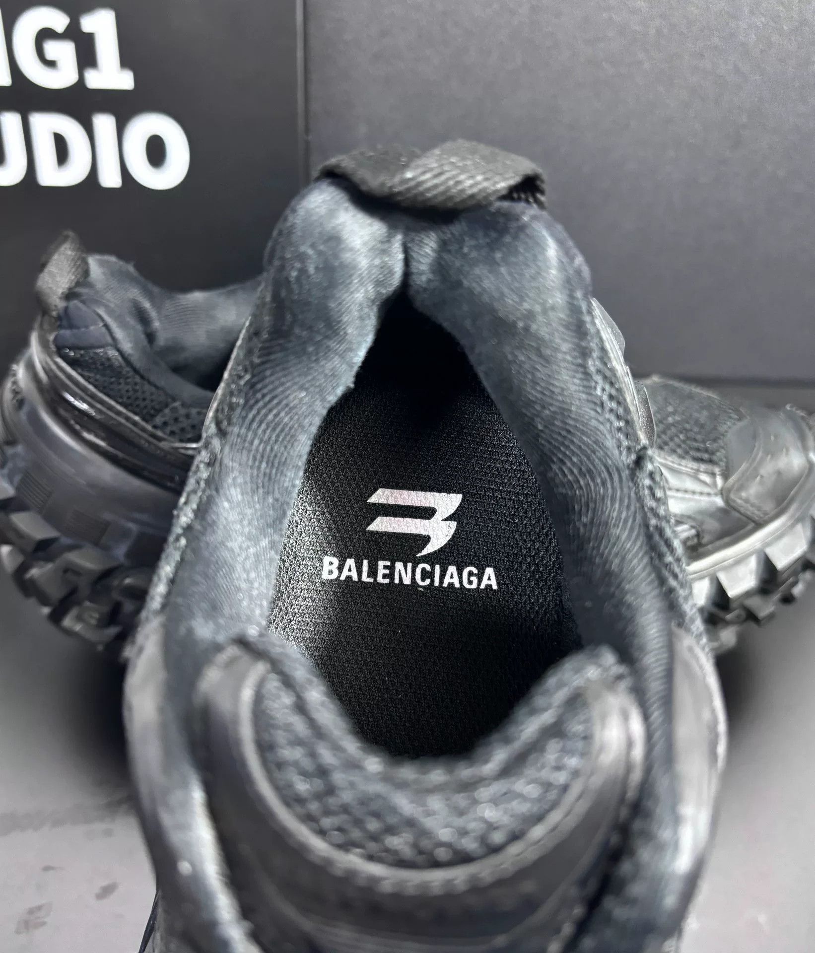 Balenciaga Balenciaga Black Lowtop Sneakers 7.5 Men Size US 7.5 / EU 40-41 - 9 Thumbnail