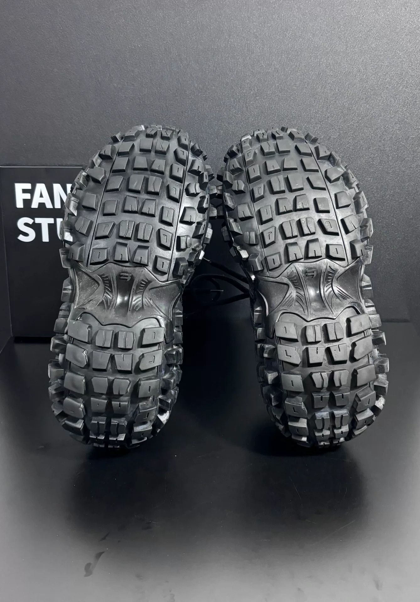 Balenciaga Balenciaga Black Lowtop Sneakers 7.5 Men Size US 7.5 / EU 40-41 - 8 Thumbnail