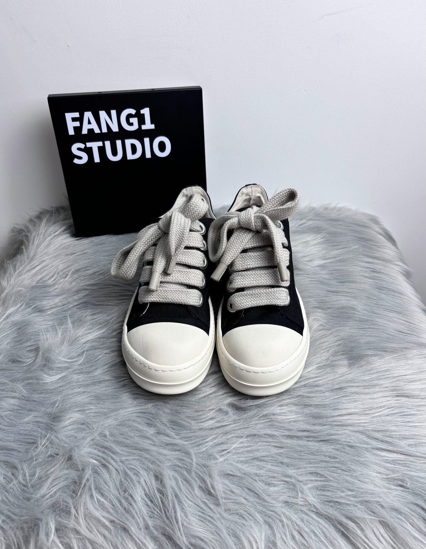 Rick Owens Rick Owens Lowtop Sneakers 8.5 Men Size US 8.5 / EU 41-42 - 2 Thumbnail