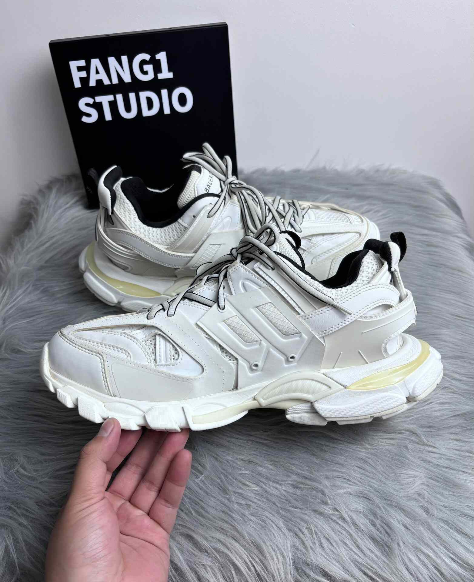 Balenciaga Balenciaga White Lowtop Sneakers 10 Men Size US 10 / EU 43 - 5 Thumbnail