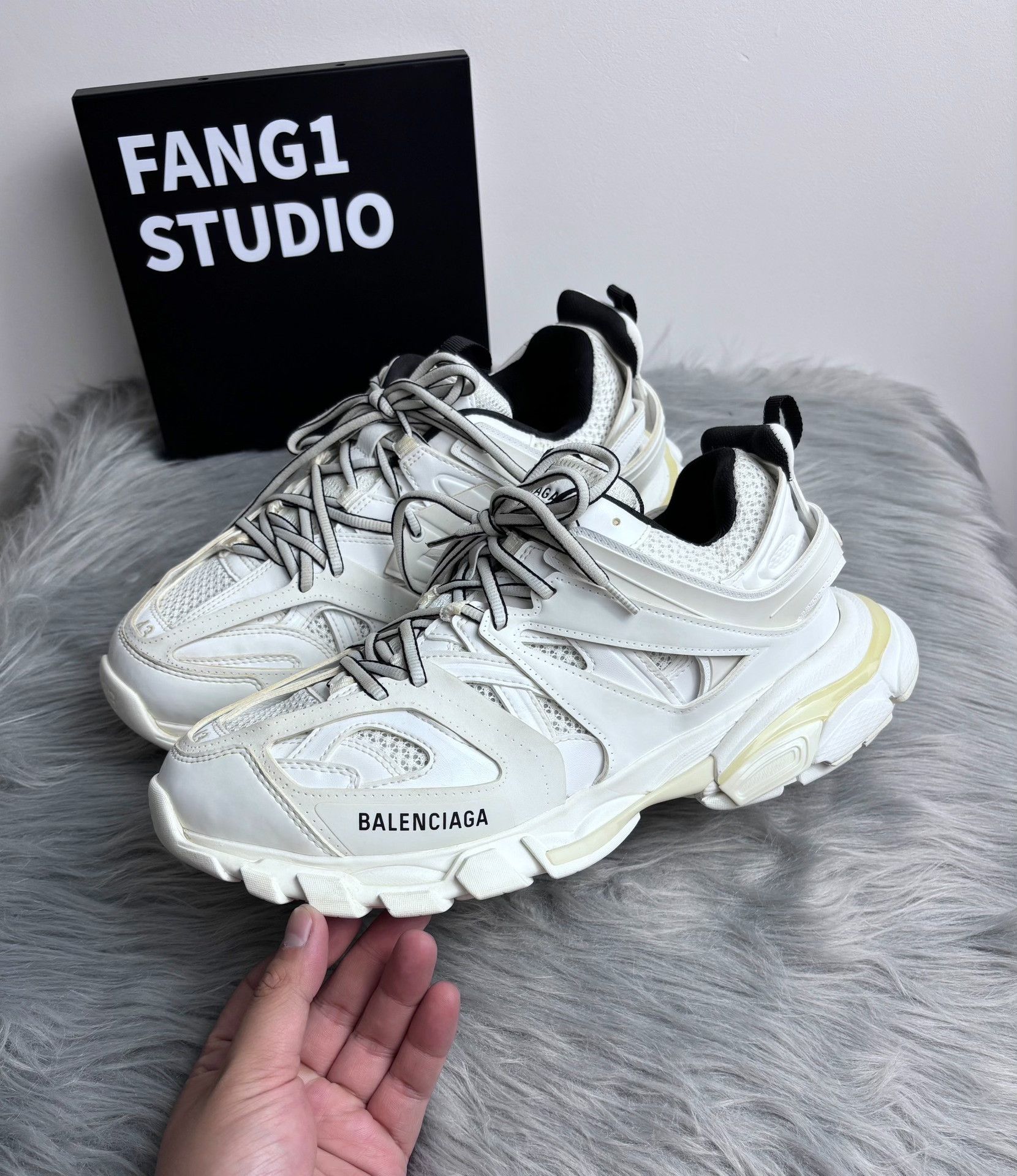 Balenciaga Balenciaga White Lowtop Sneakers 10 Men Size US 10 / EU 43 - 4 Thumbnail