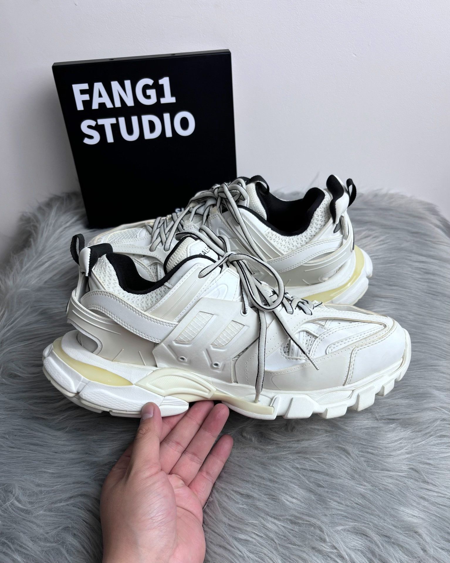 Balenciaga Balenciaga White Lowtop Sneakers 10 Men Size US 10 / EU 43 - 6 Thumbnail