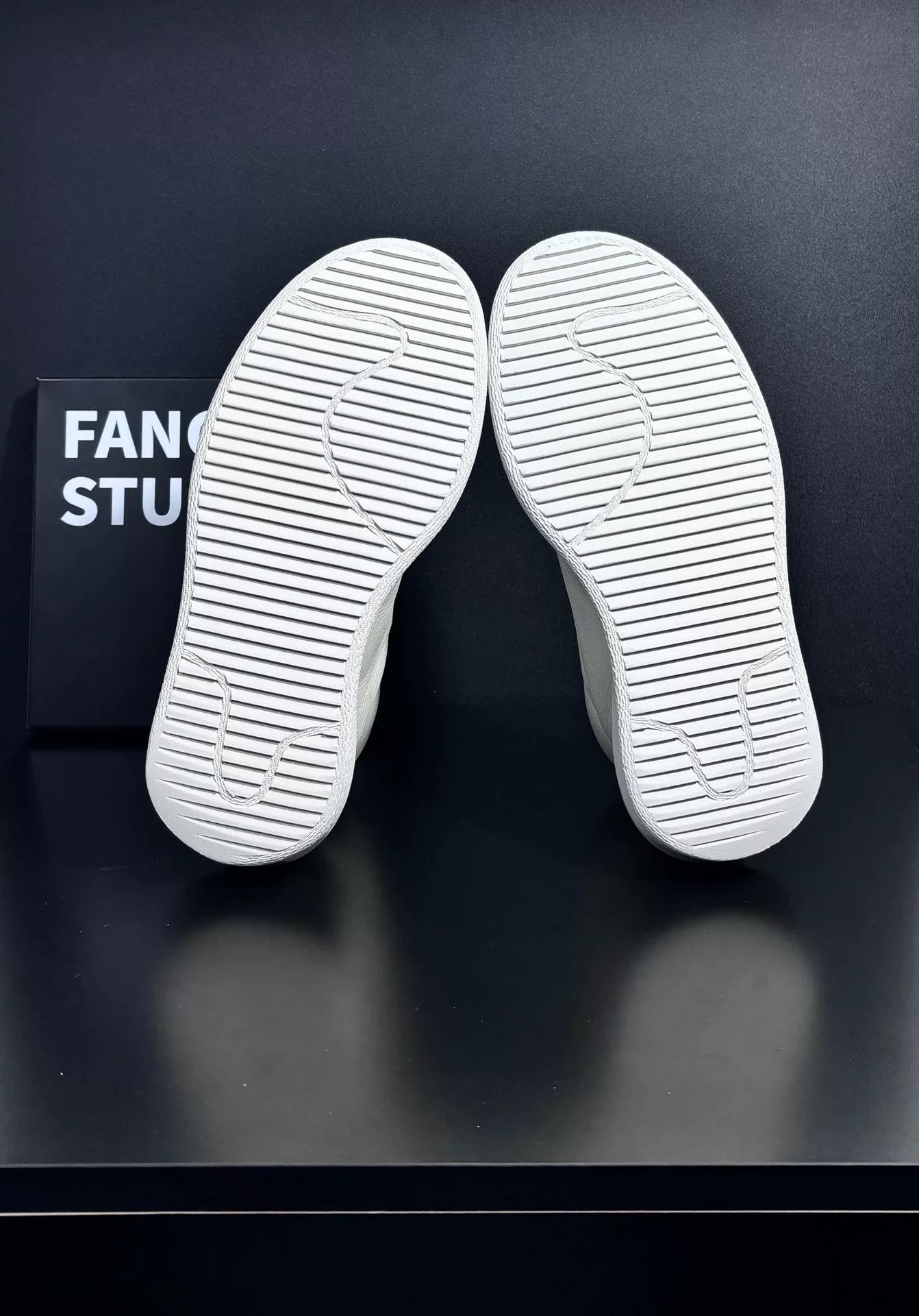 Rick Owens Rick Owens Collab White Lowtop Sneakers 9 Men Size US 9 / EU 42 - 8 Thumbnail