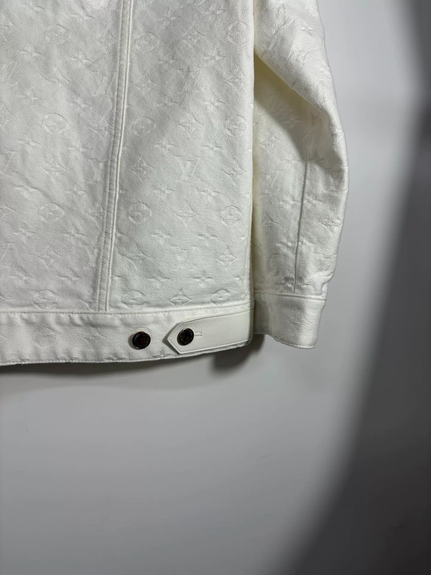 Louis Vuitton Louis Vuitton Light Jacket l Men Size US L / EU 52-54 / 3 - 5 Thumbnail