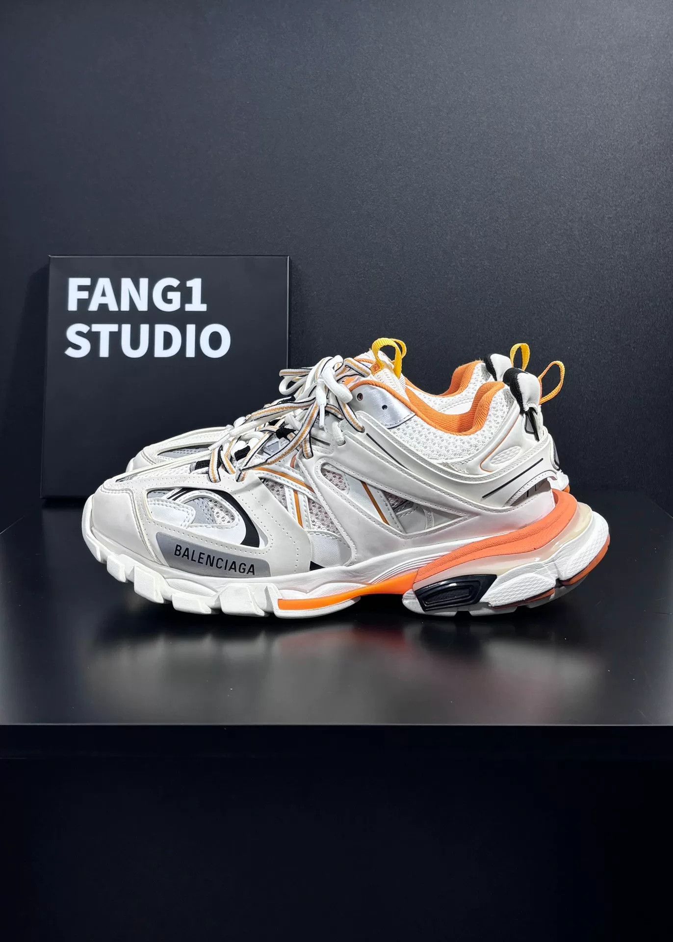 Balenciaga Balenciaga White Lowtop Sneakers 8.5 Men Size US 8.5 / EU 41-42 - 4 Thumbnail
