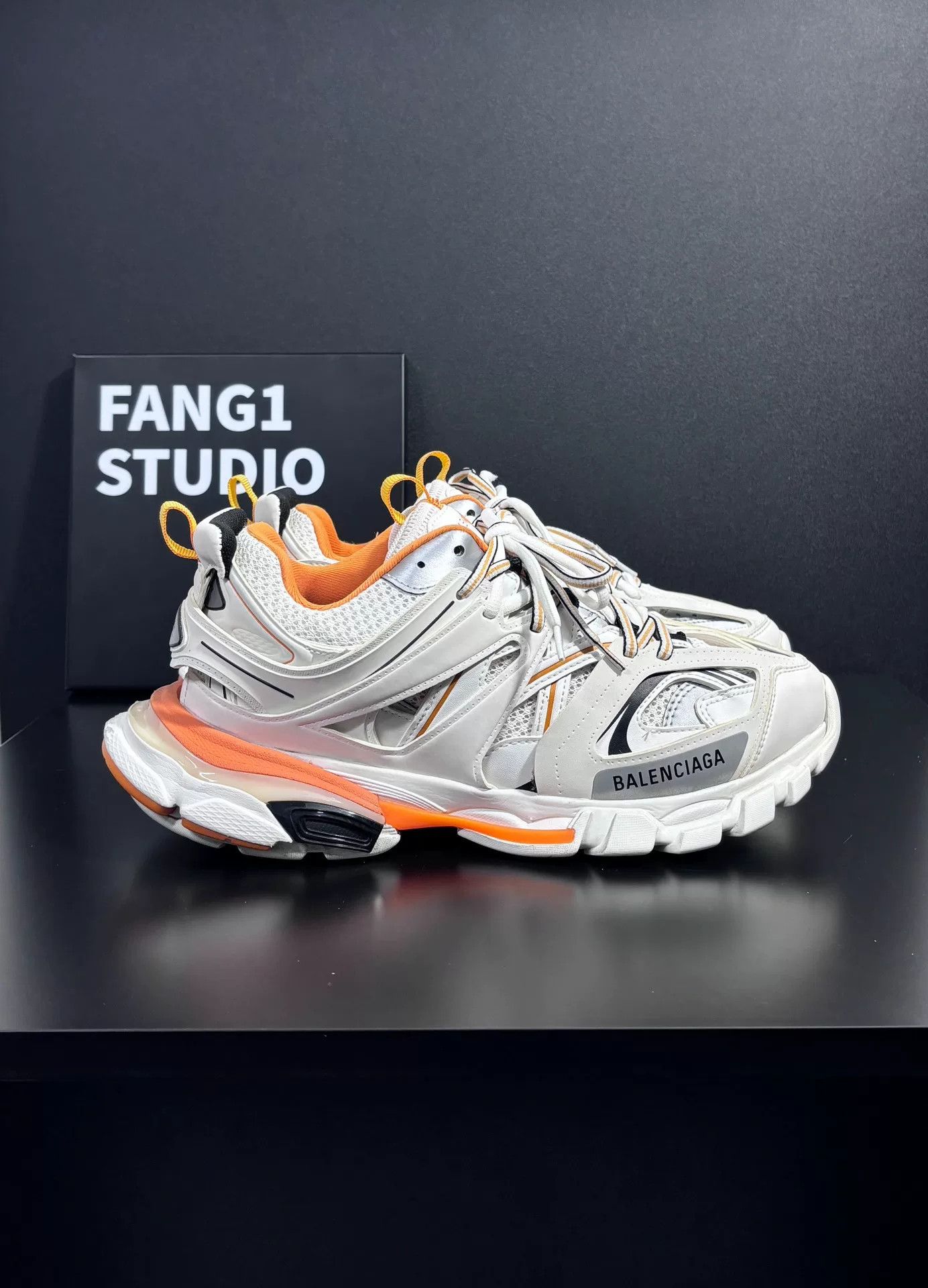 Balenciaga Balenciaga White Lowtop Sneakers 8.5 Men Size US 8.5 / EU 41-42 - 3 Thumbnail