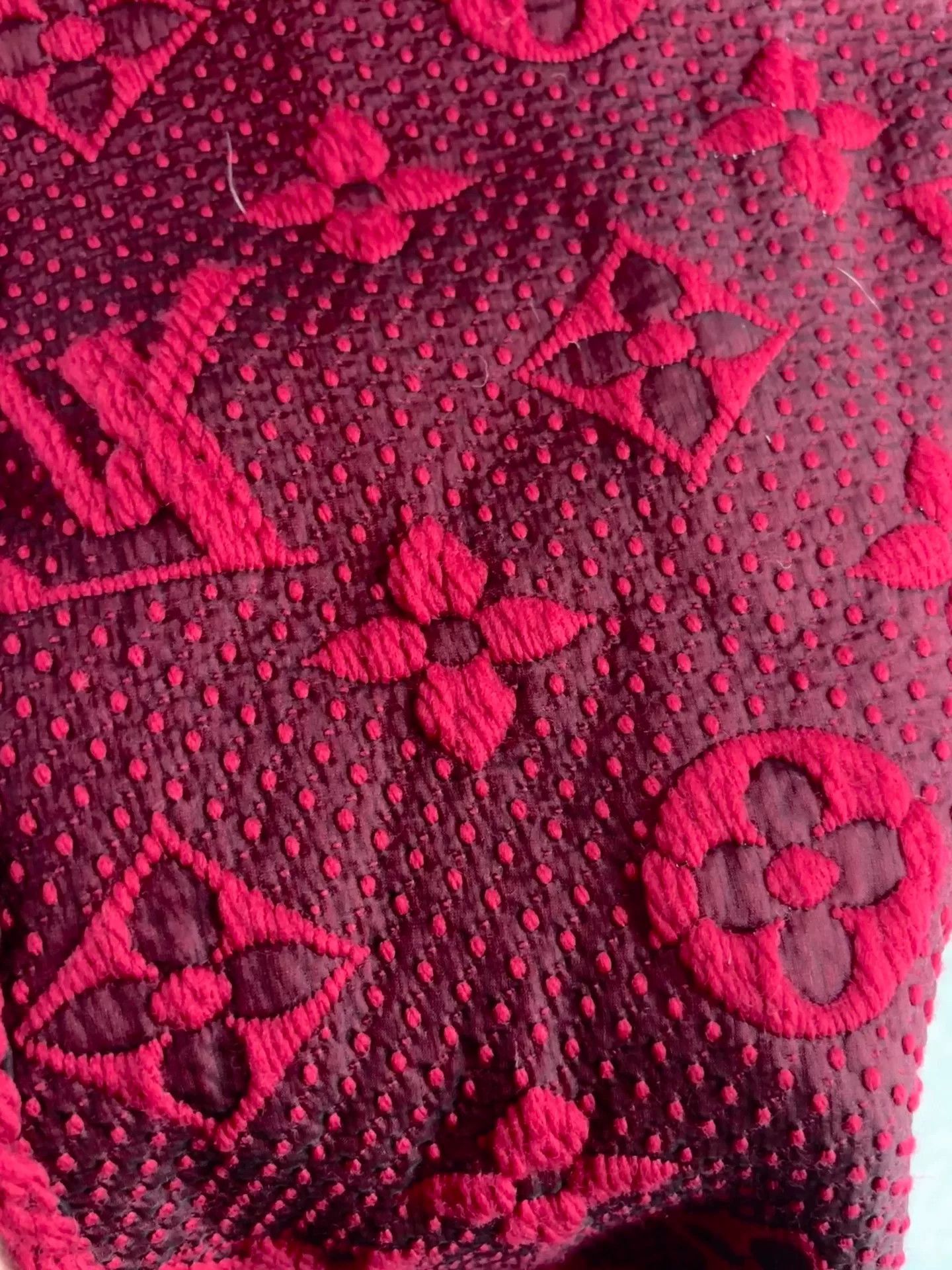 Louis Vuitton Louis Vuitton Limited Red Scarf one size Men Size ONE SIZE - 4 Thumbnail