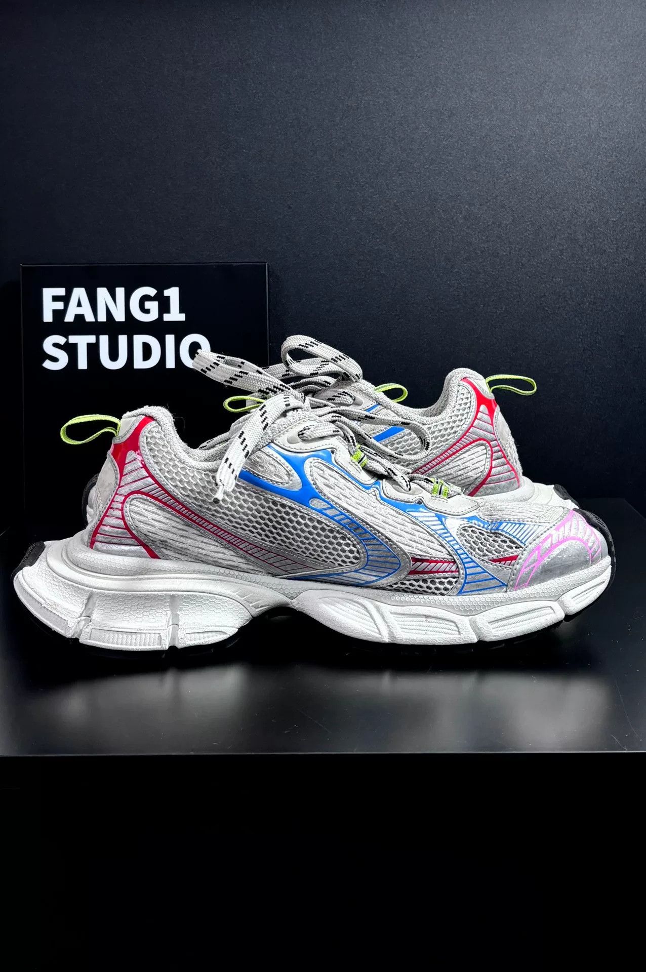 Balenciaga Balenciaga Rainbow Multi Lowtop Sneakers 10.5 Men Size US 10.5 / EU 43-44 - 5 Thumbnail