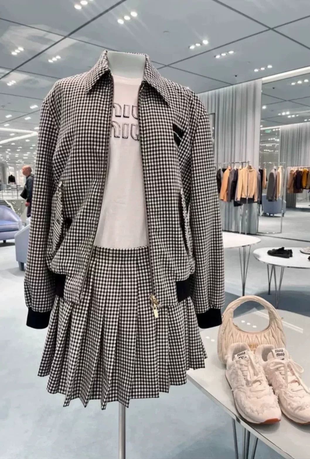 Miu Miu Miu Miu Plaid Jacket M Women Size M / US 6-8 / IT 42-44 - 9 Thumbnail