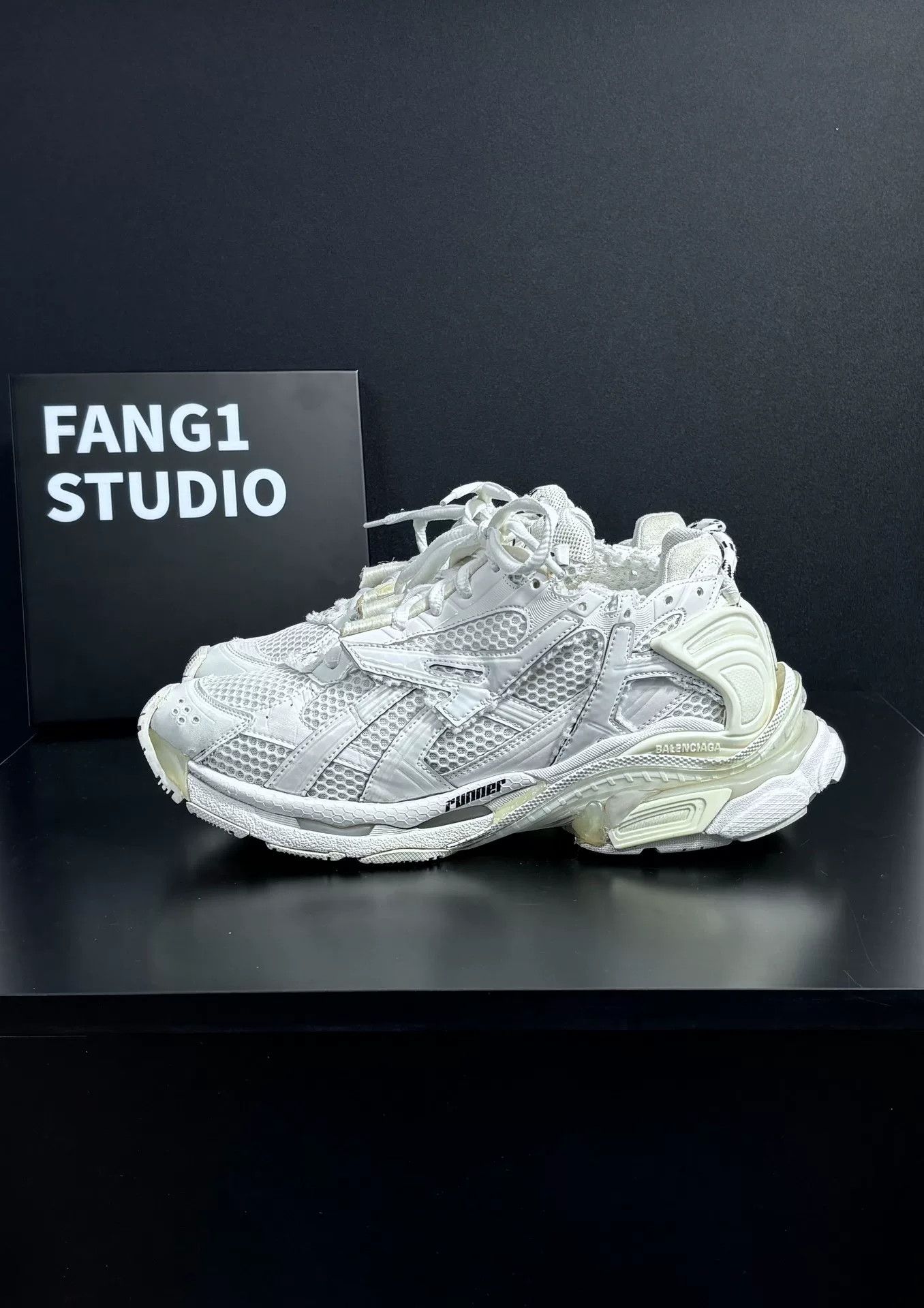 Balenciaga Balenciaga Running White Lowtop Sneakers us_10 Women Size US 10 / IT 40 - 4 Thumbnail
