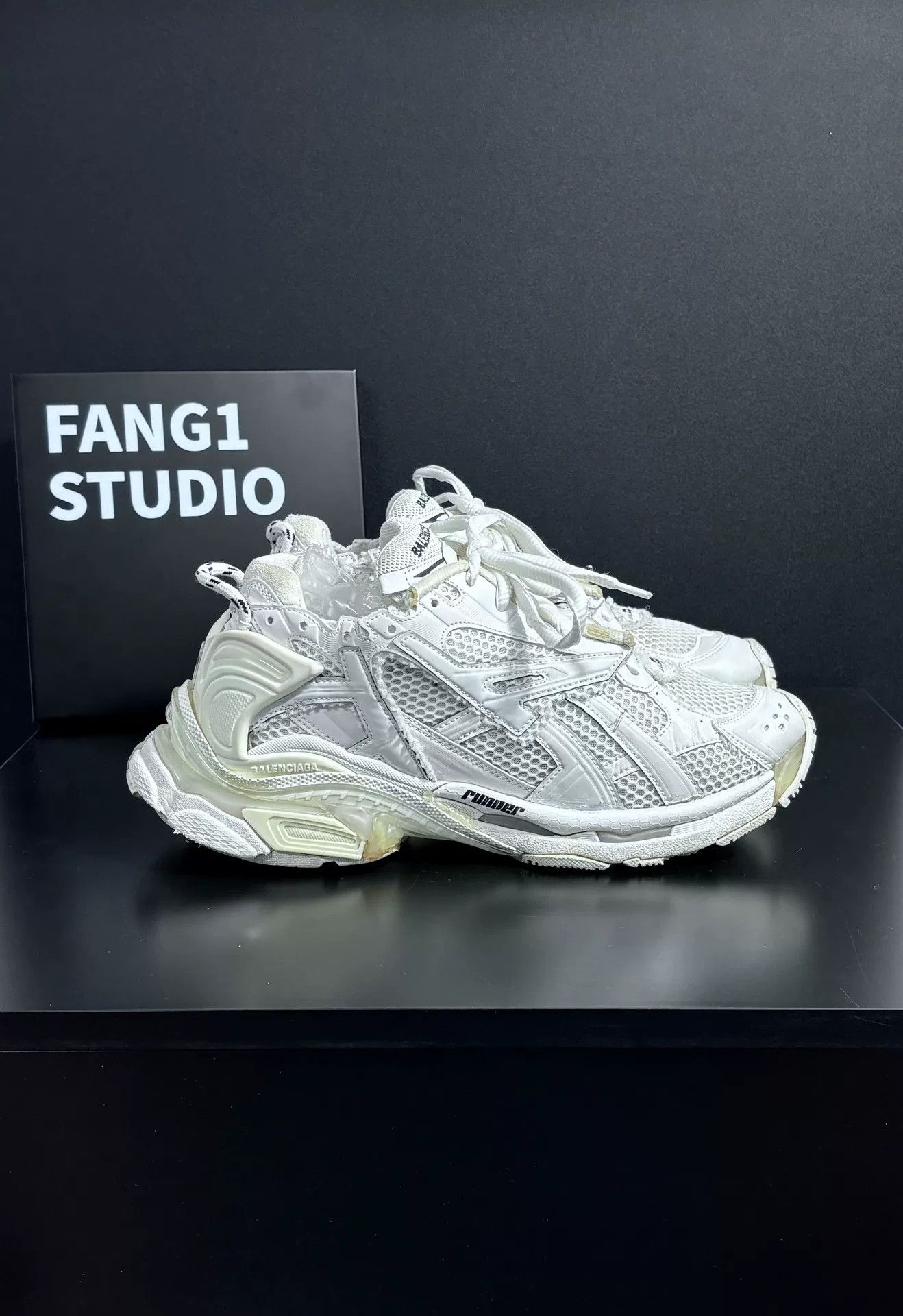 Balenciaga Balenciaga Running White Lowtop Sneakers us_10 Women Size US 10 / IT 40 - 3 Thumbnail