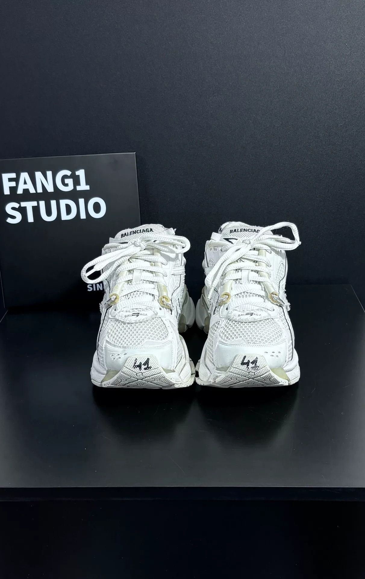 Balenciaga Balenciaga Running White Lowtop Sneakers us_10 Women Size US 10 / IT 40 - 2 Thumbnail