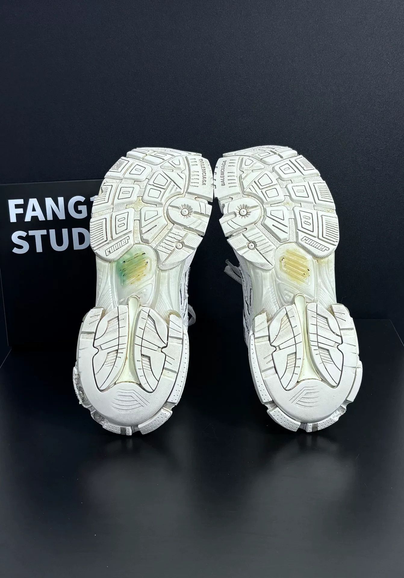 Balenciaga Balenciaga Running White Lowtop Sneakers us_10 Women Size US 10 / IT 40 - 8 Thumbnail