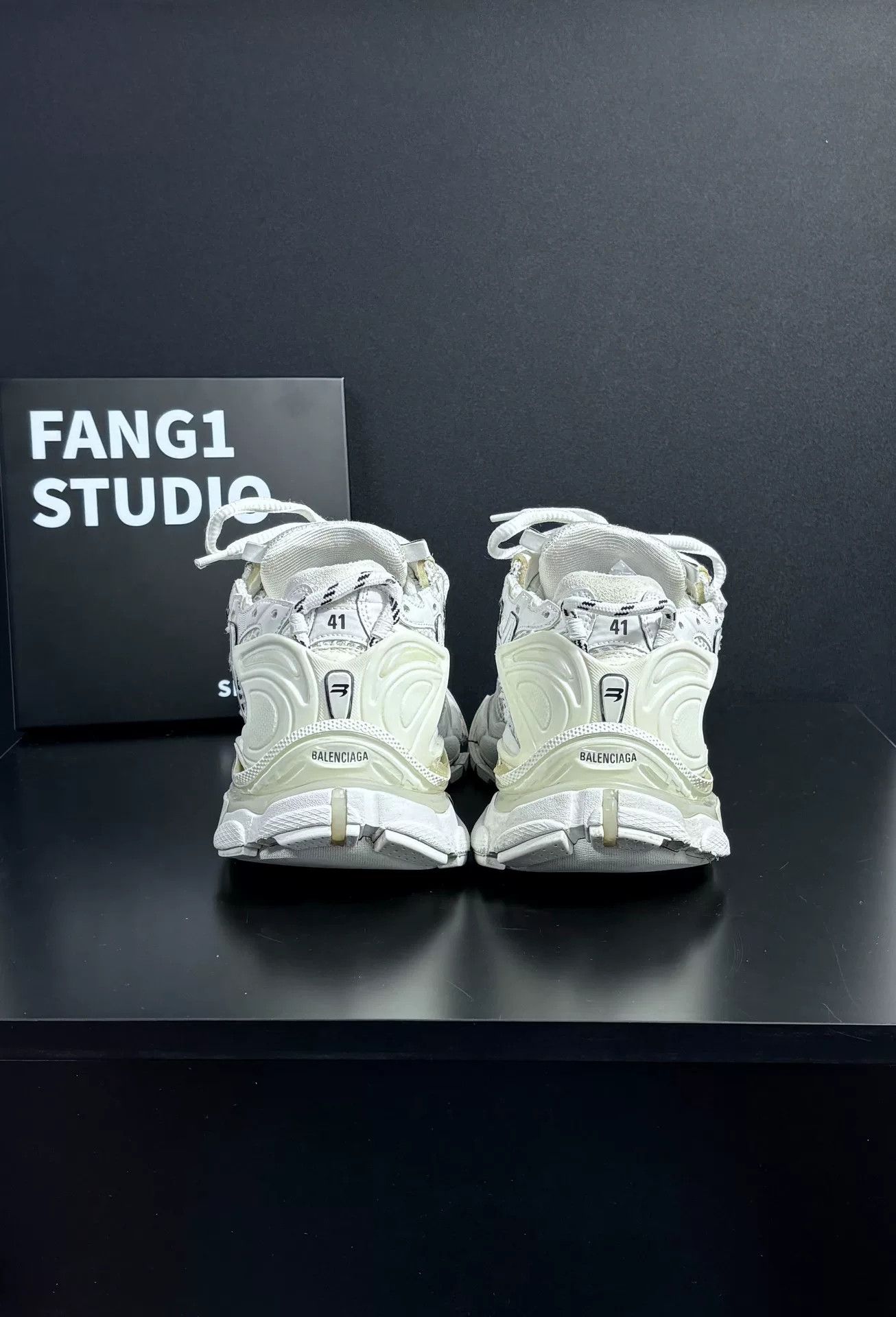 Balenciaga Balenciaga Running White Lowtop Sneakers us_10 Women Size US 10 / IT 40 - 7 Thumbnail