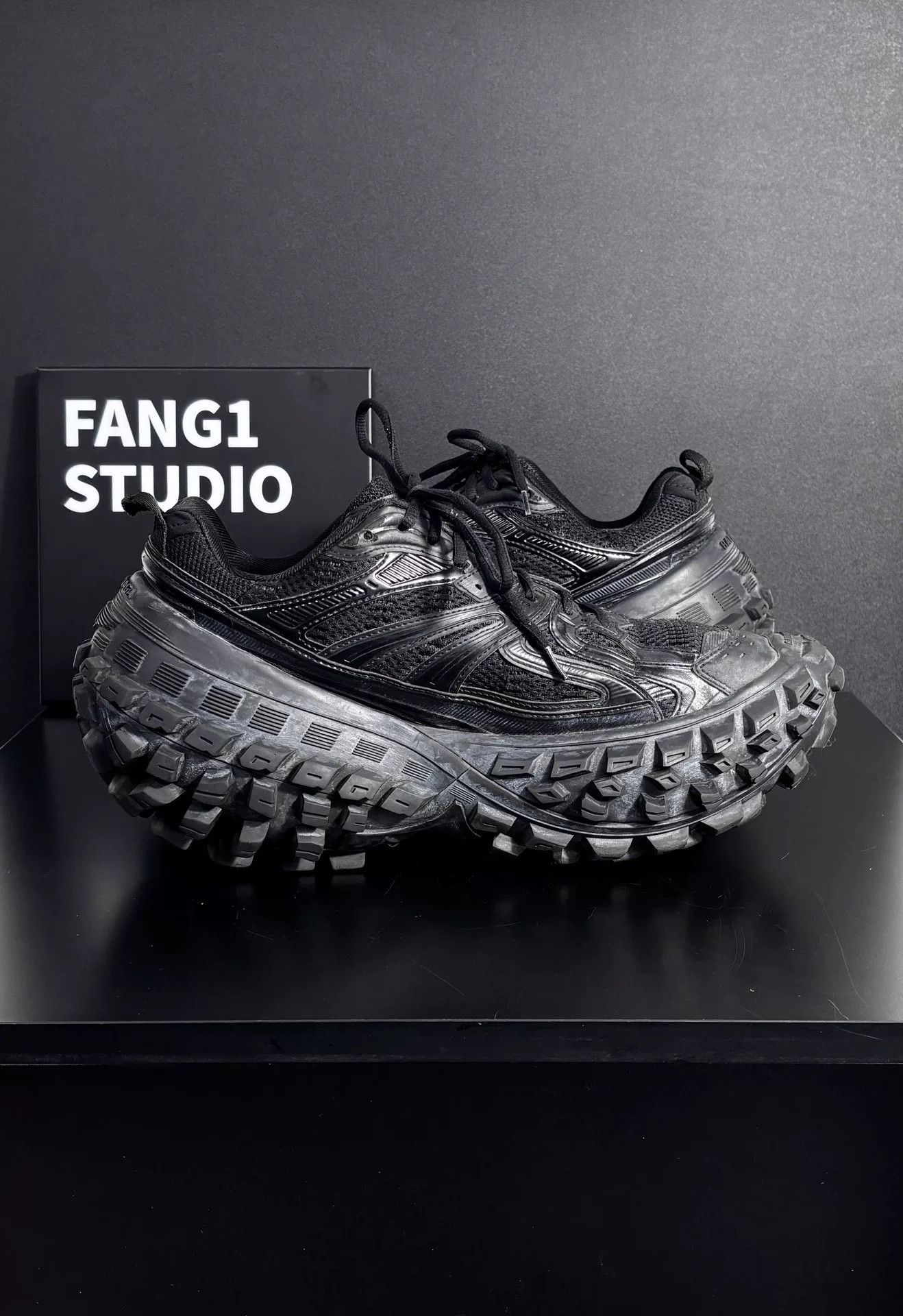 Balenciaga Balenciaga Black Lowtop Sneakers 10.5 Men Size US 10.5 / EU 43-44 - 5 Thumbnail