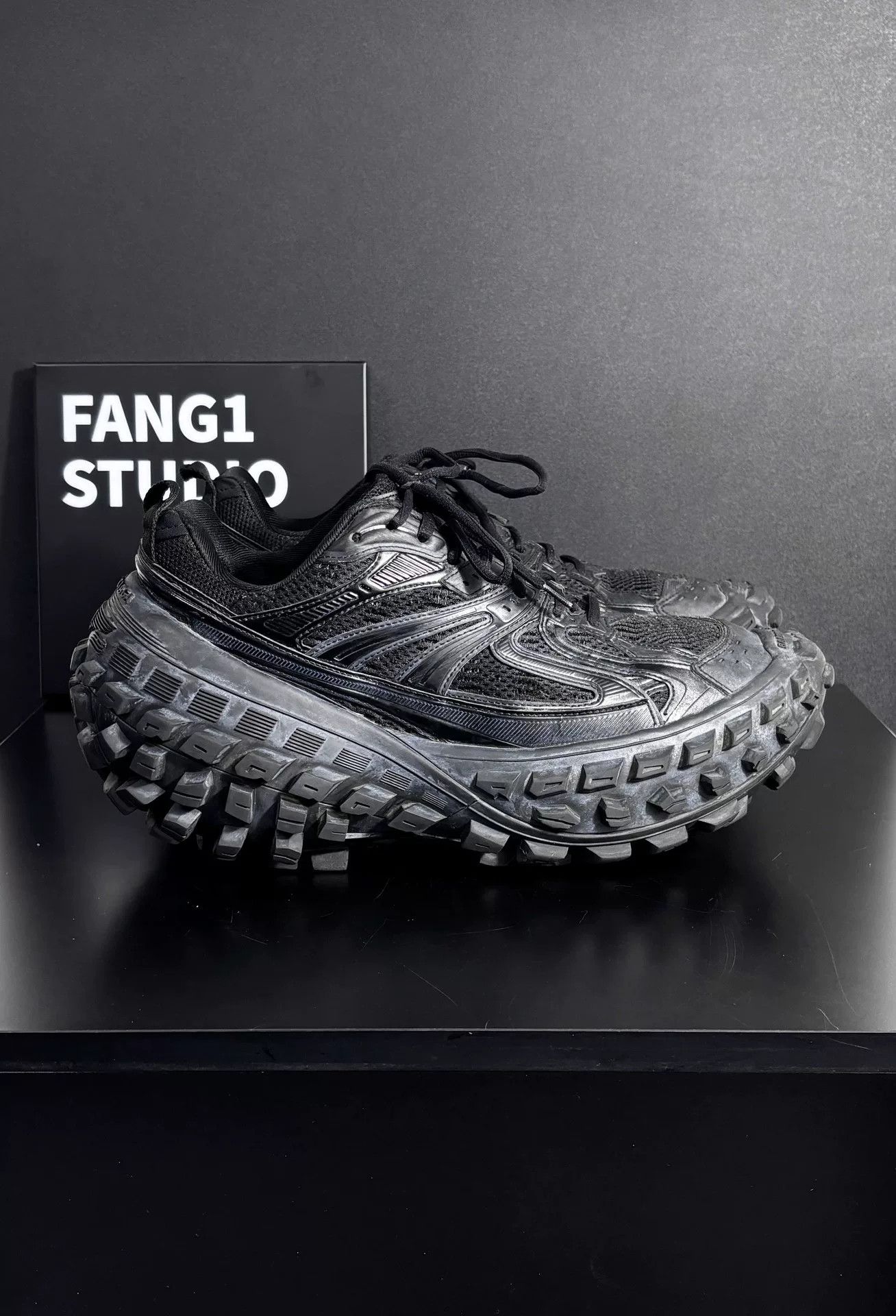 Balenciaga Balenciaga Black Lowtop Sneakers 10.5 Men Size US 10.5 / EU 43-44 - 3 Thumbnail