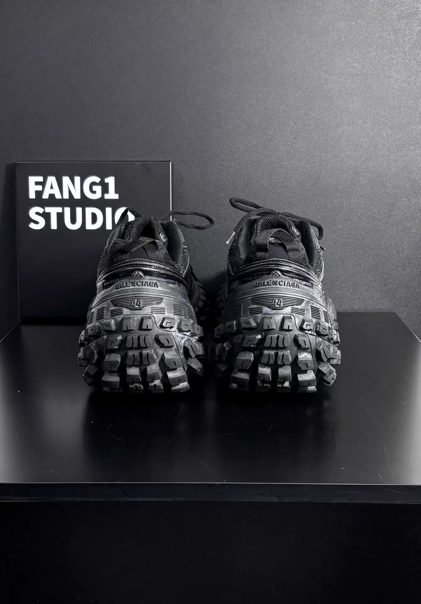 Balenciaga Balenciaga Black Lowtop Sneakers 10.5 Men Size US 10.5 / EU 43-44 - 7 Thumbnail