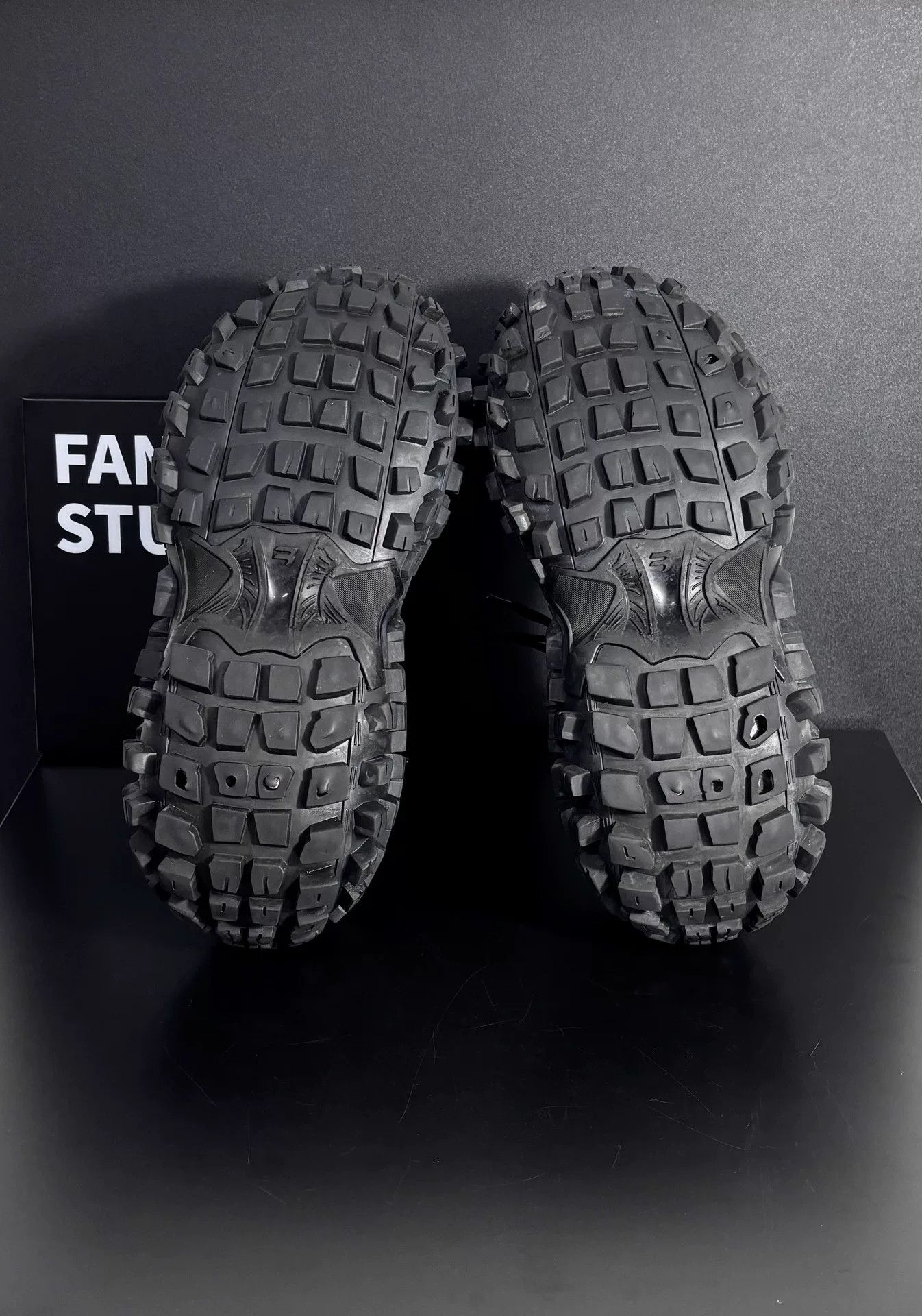 Balenciaga Balenciaga Black Lowtop Sneakers 10.5 Men Size US 10.5 / EU 43-44 - 8 Thumbnail